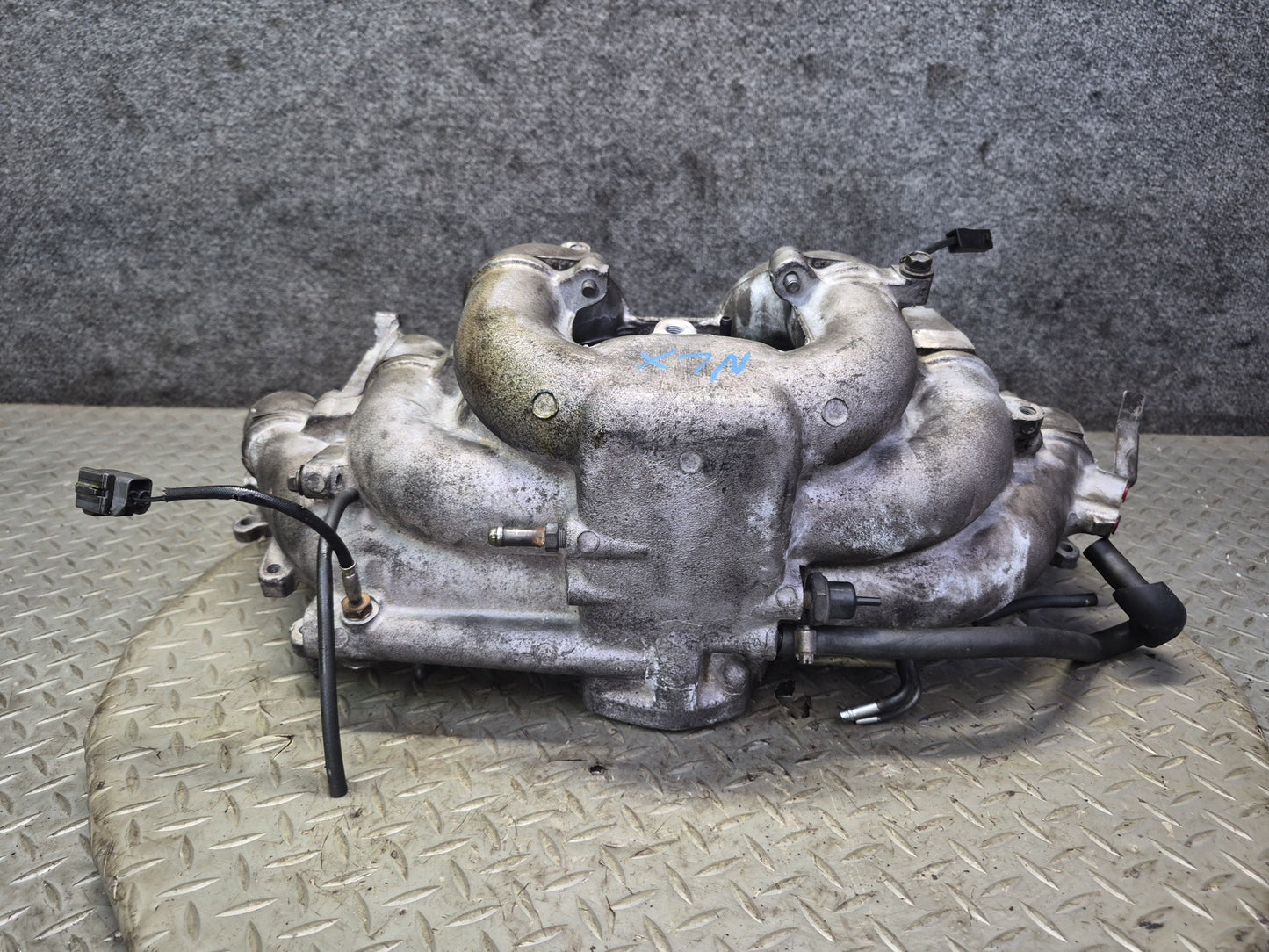 1996-1997 Lexus FZJ80L LX450 4.5L Intake Manifold