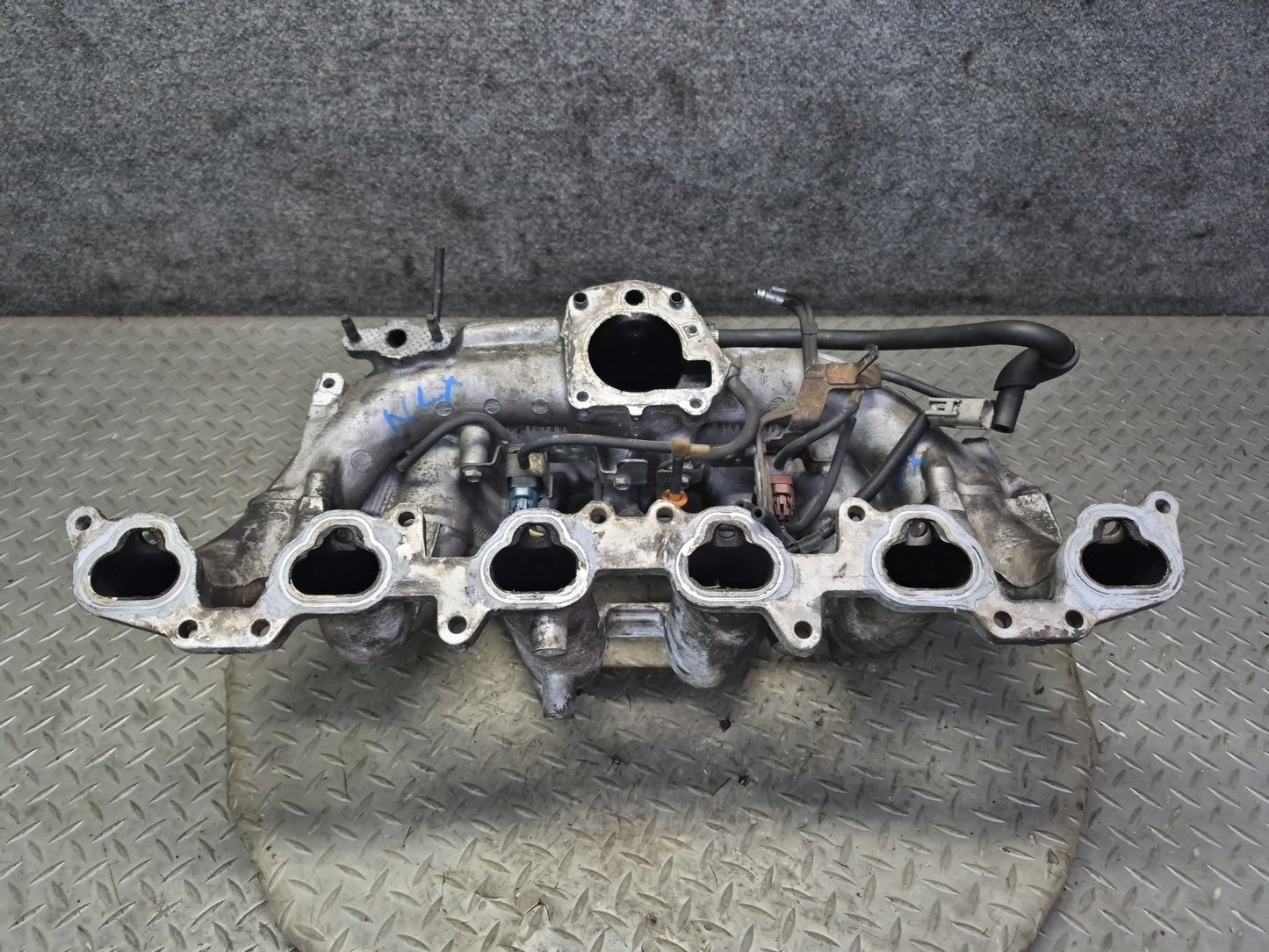 1996-1997 Lexus FZJ80L LX450 4.5L Intake Manifold