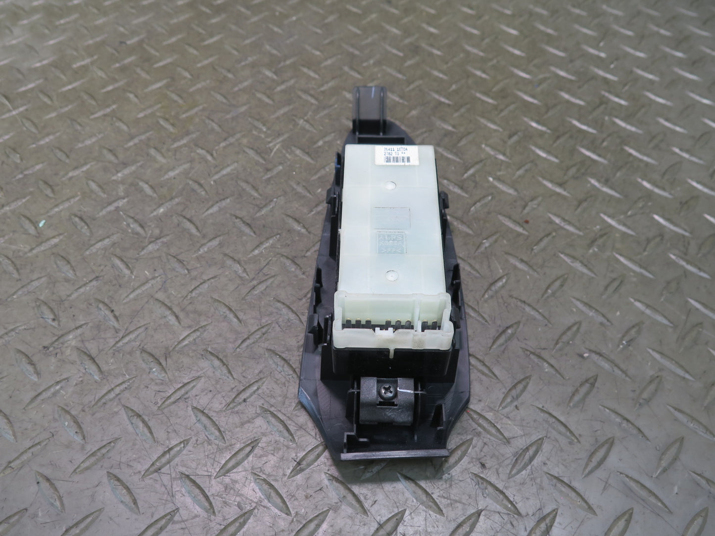 10-19 Nissan Z34 370Z Convert Right Power Window Lock Switch w Trim Cover OEM