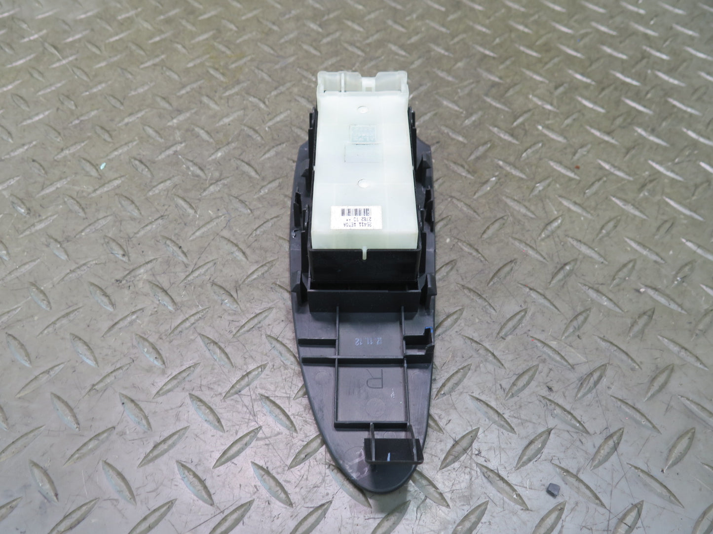 10-19 Nissan Z34 370Z Convert Right Power Window Lock Switch w Trim Cover OEM