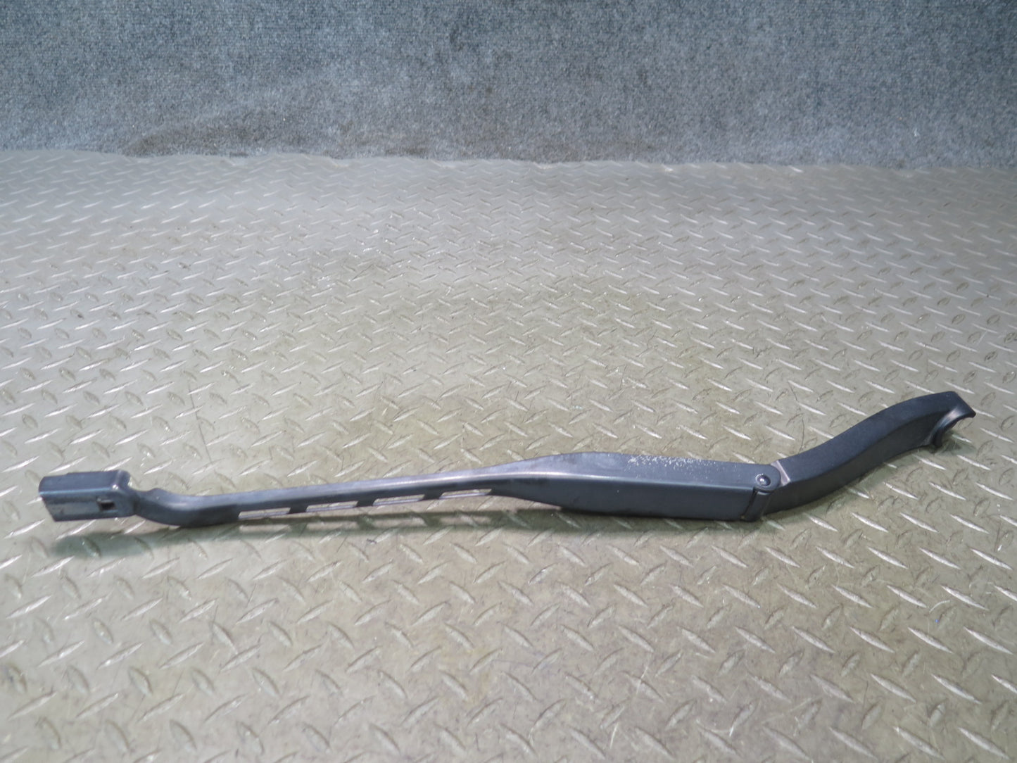 2012-2015 Mercedes X166 W166 Ml-class Front Left & Right Wiper Arm Set of 2