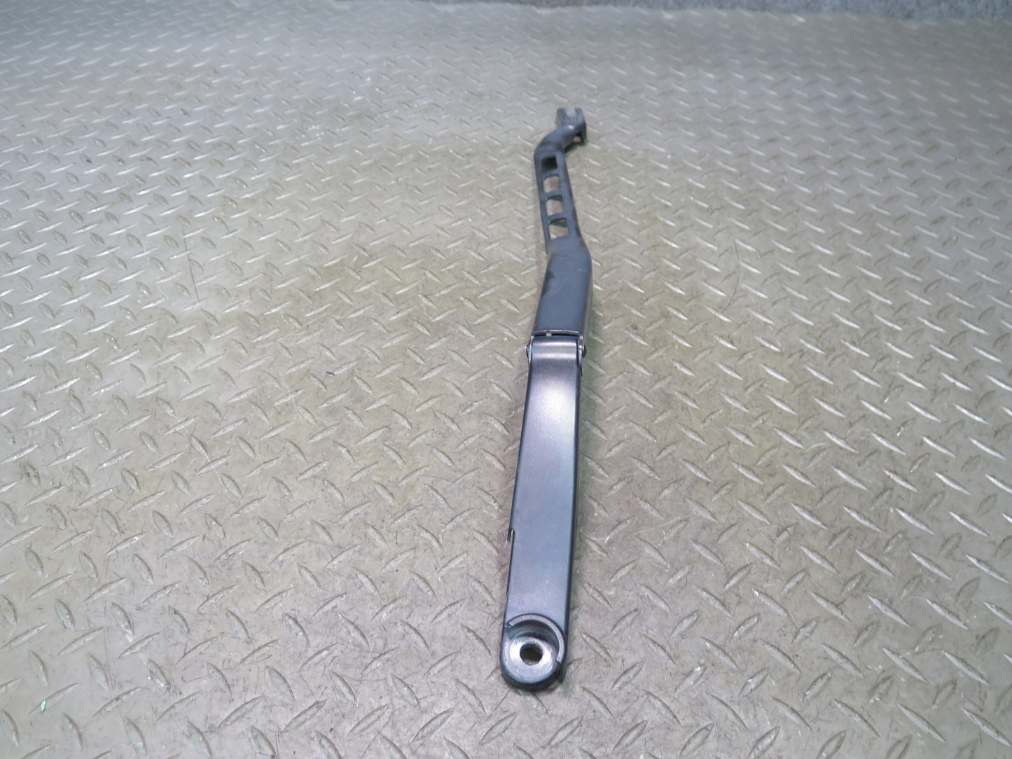 2012-2015 Mercedes X166 W166 Ml-class Front Left & Right Wiper Arm Set of 2