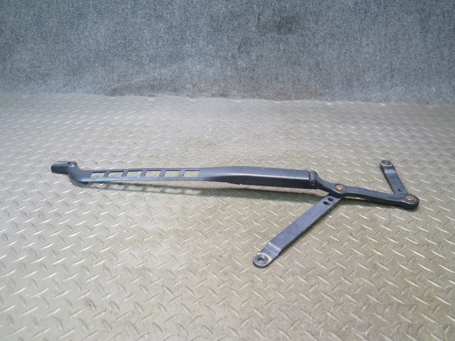 2012-2015 Mercedes X166 W166 Ml-class Front Left & Right Wiper Arm Set of 2