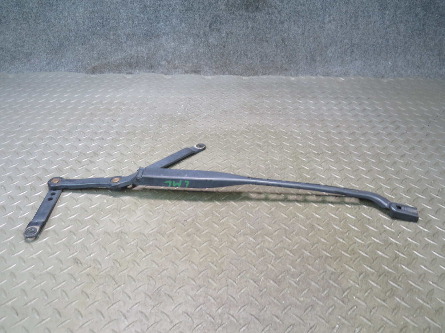2012-2015 Mercedes X166 W166 Ml-class Front Left & Right Wiper Arm Set of 2