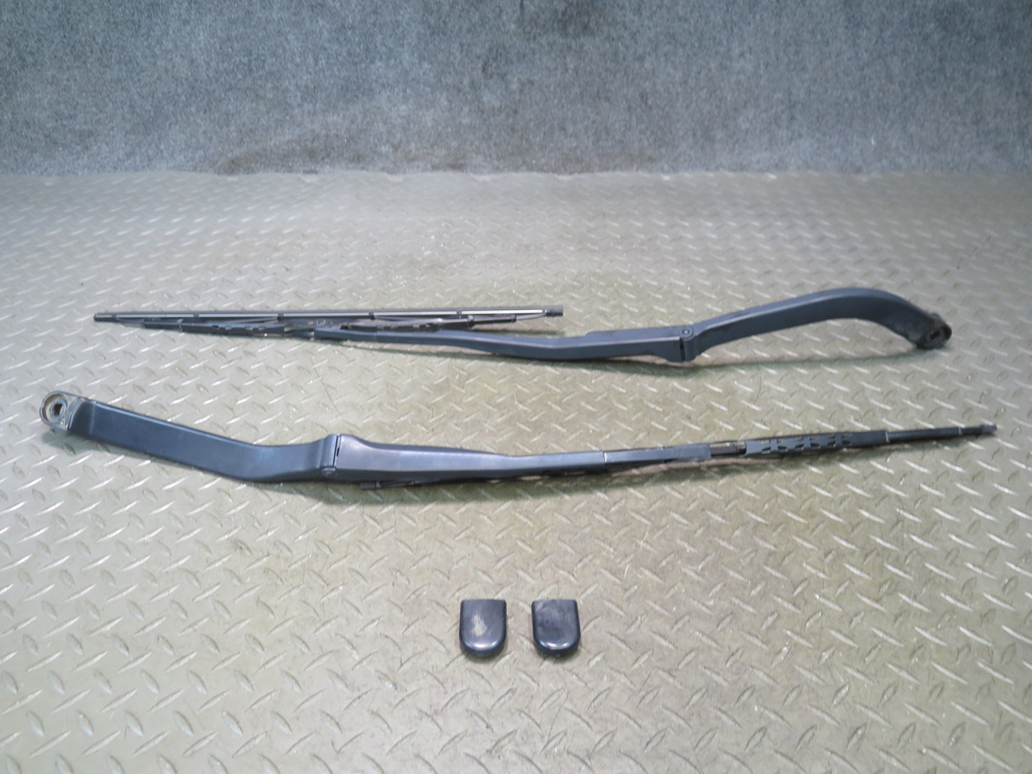 11-20 Nissan Z34 370Z Front & Left Right Windshield Wiper Arm w Cap Set OEM