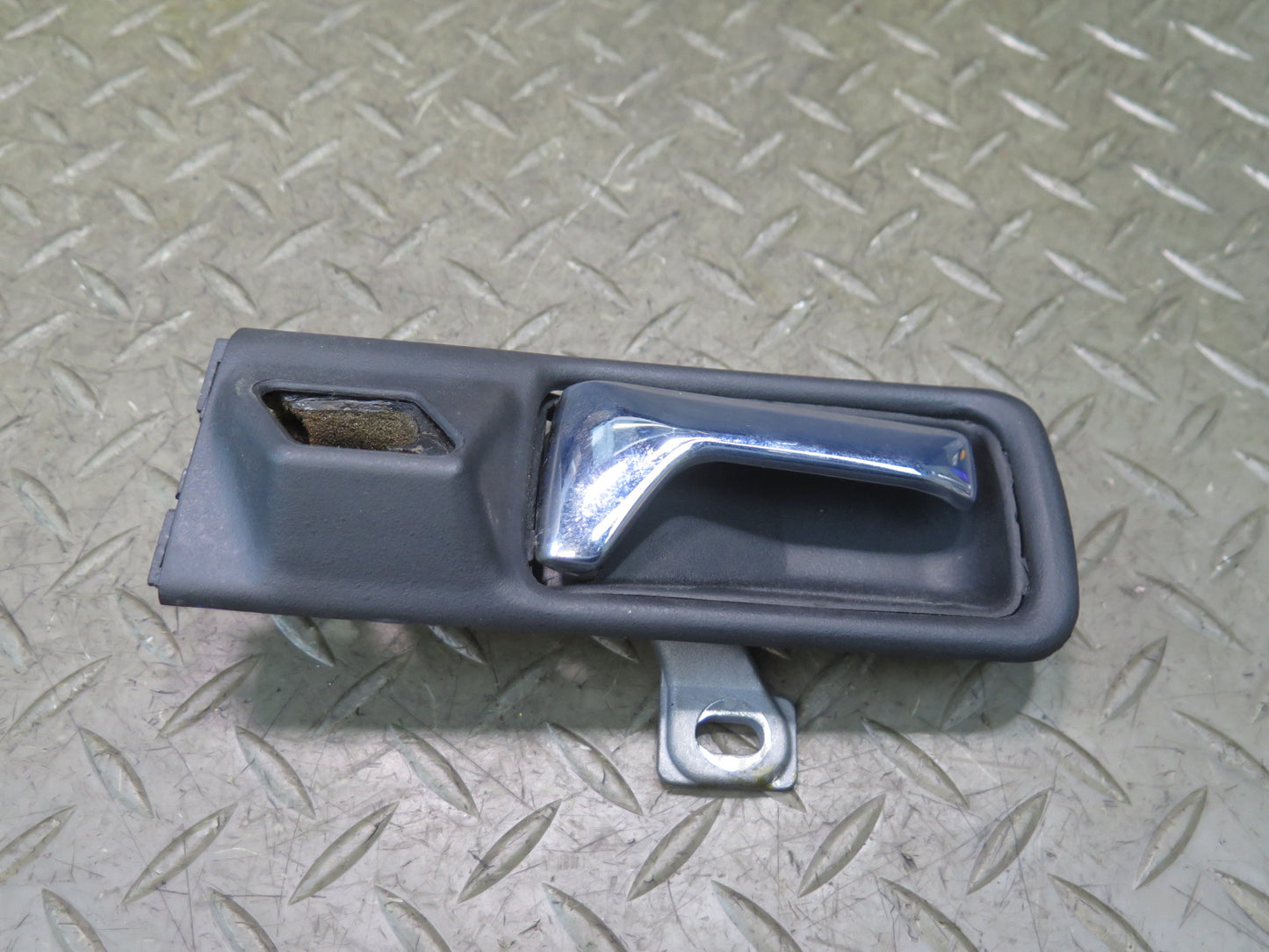 86-91 Mercedes W126 560SEL Front Right Door Interior Pull Handle w Trim OEM