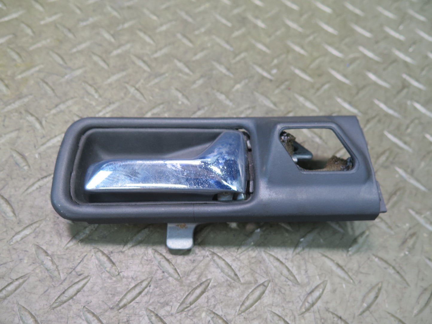 86-91 Mercedes W126 560SEL Rear Left Door Interior Pull Handle w Trim Damaged
