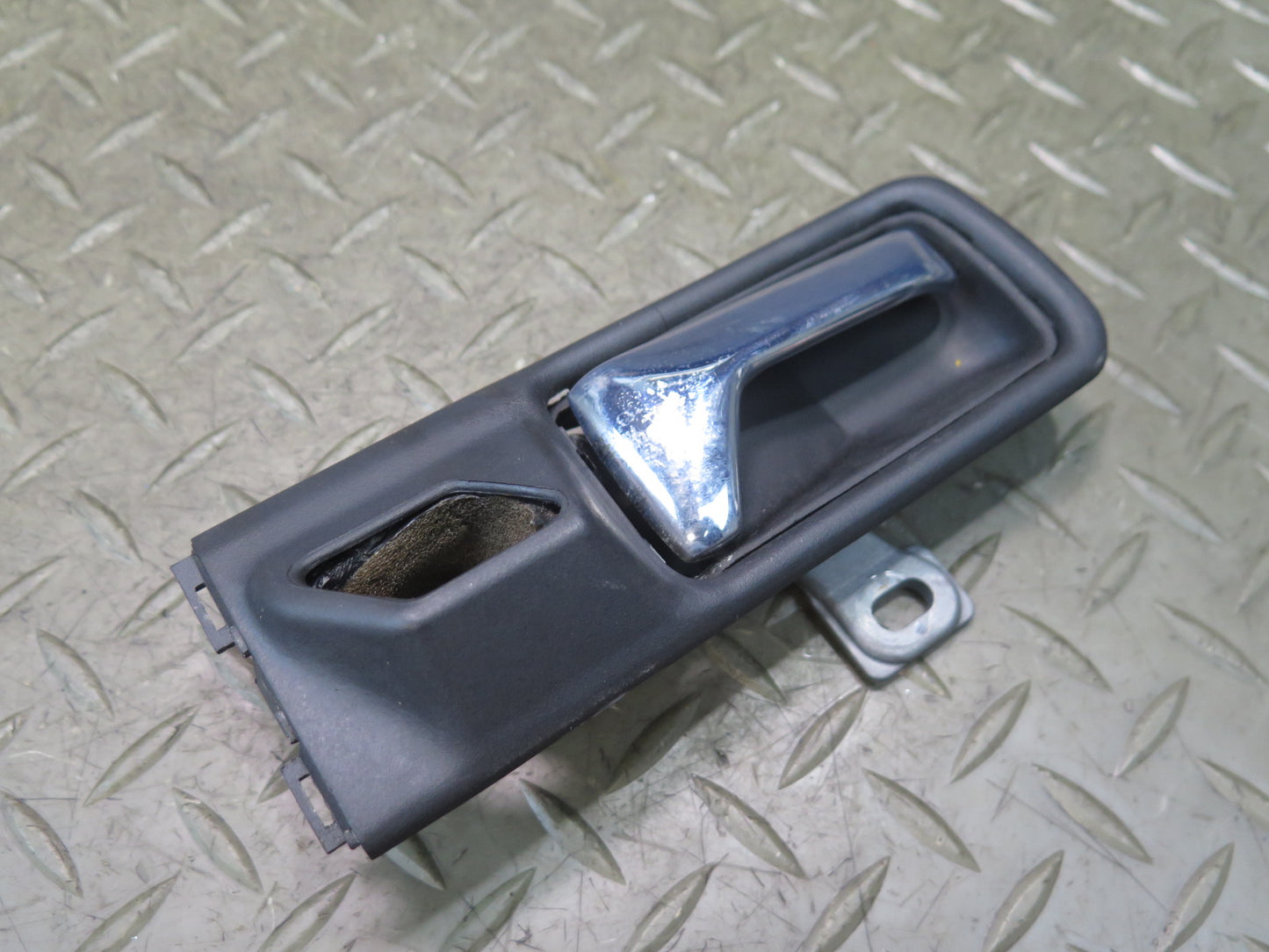 86-91 Mercedes W126 560SEL Rear Left Door Interior Pull Handle w Trim Damaged
