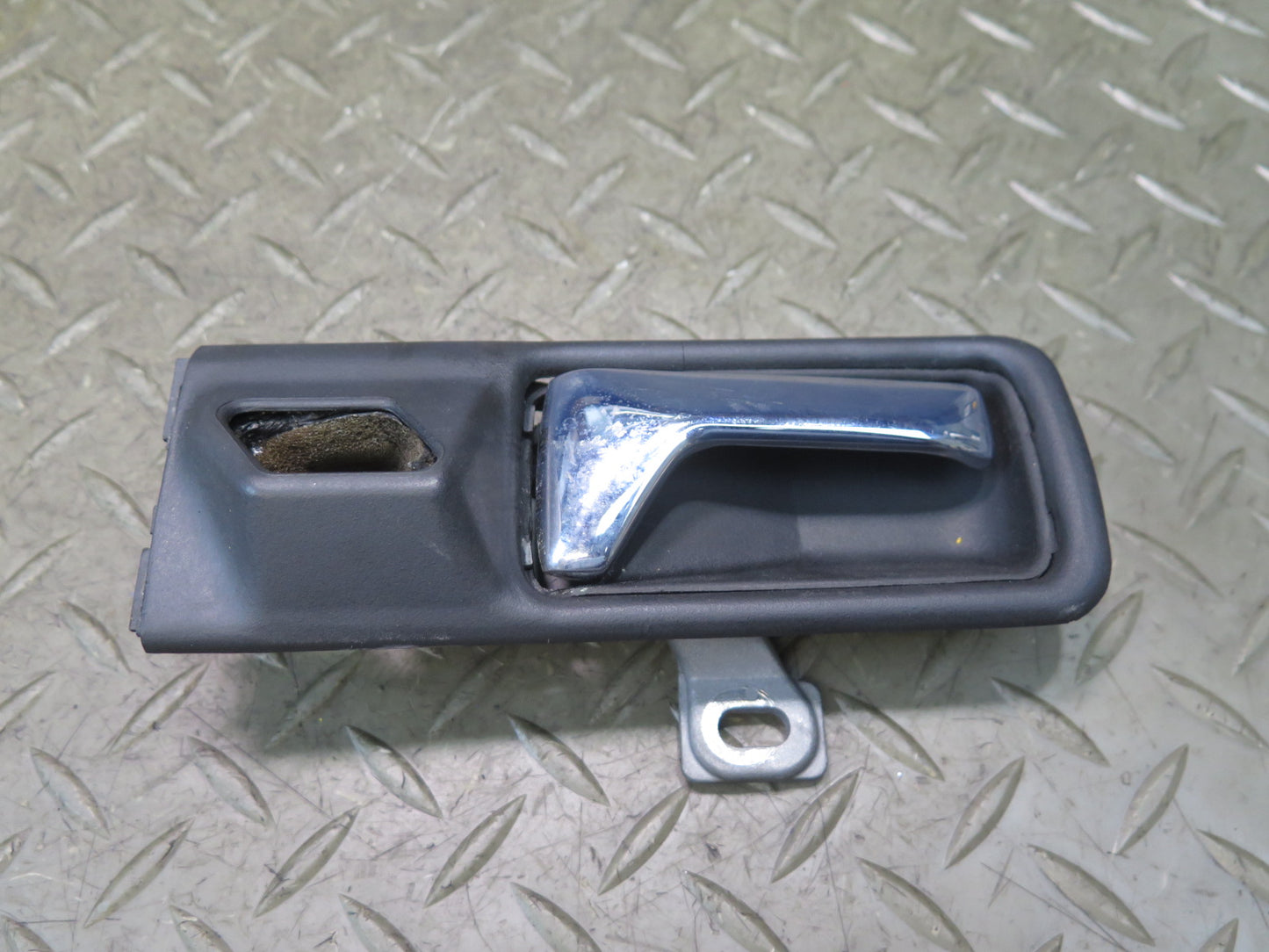 86-91 Mercedes W126 560SEL Rear Left Door Interior Pull Handle w Trim Damaged