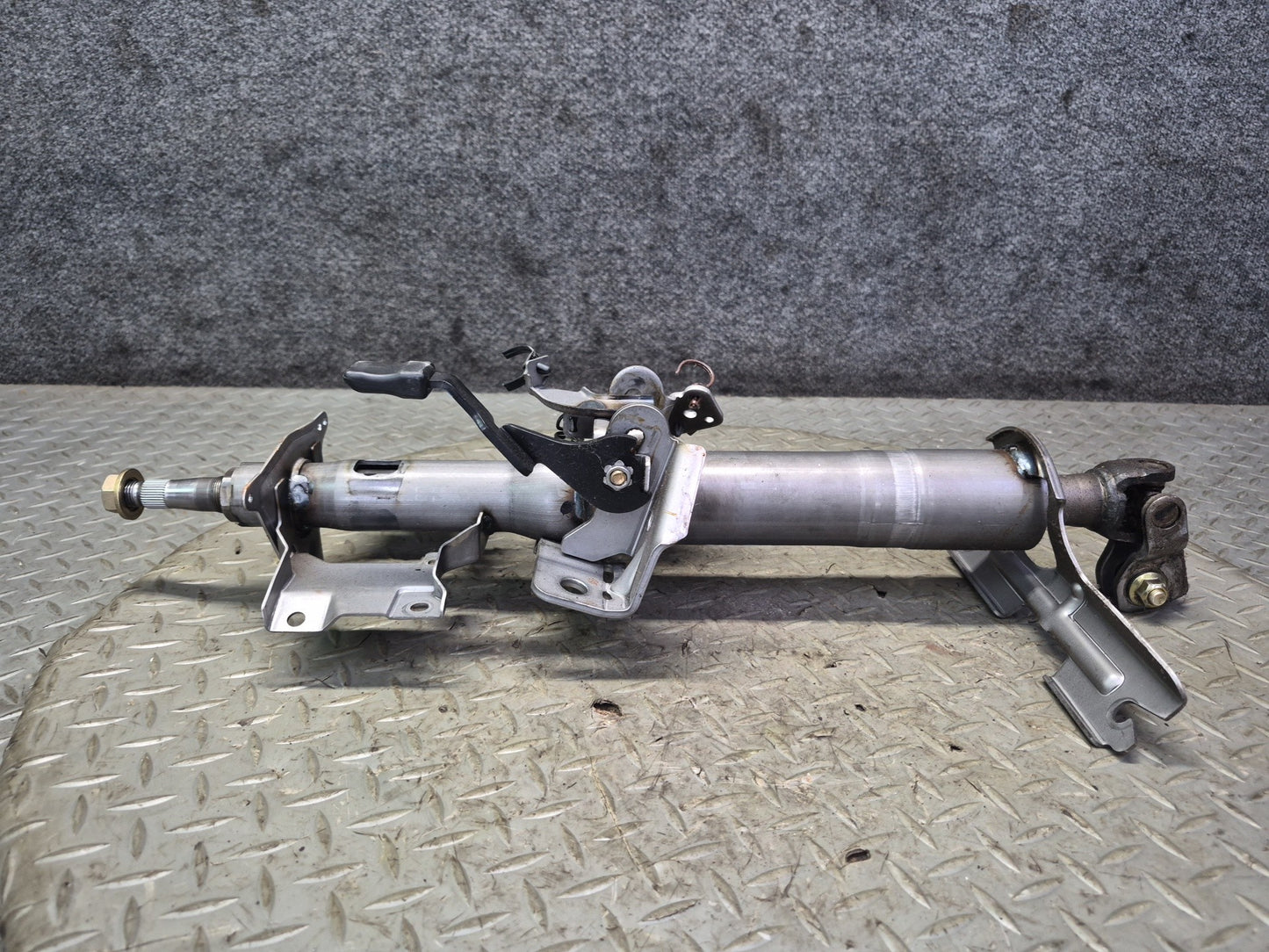 04-06 Nissan Z33 350Z Convertible Steering Column Assembly OEM