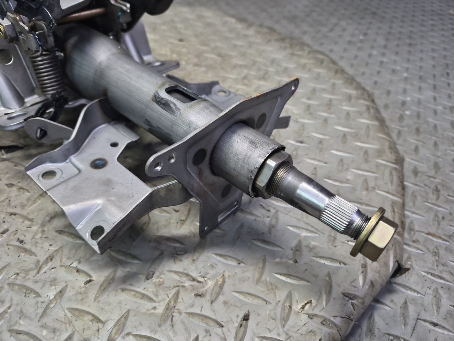 04-06 Nissan Z33 350Z Convertible Steering Column Assembly OEM