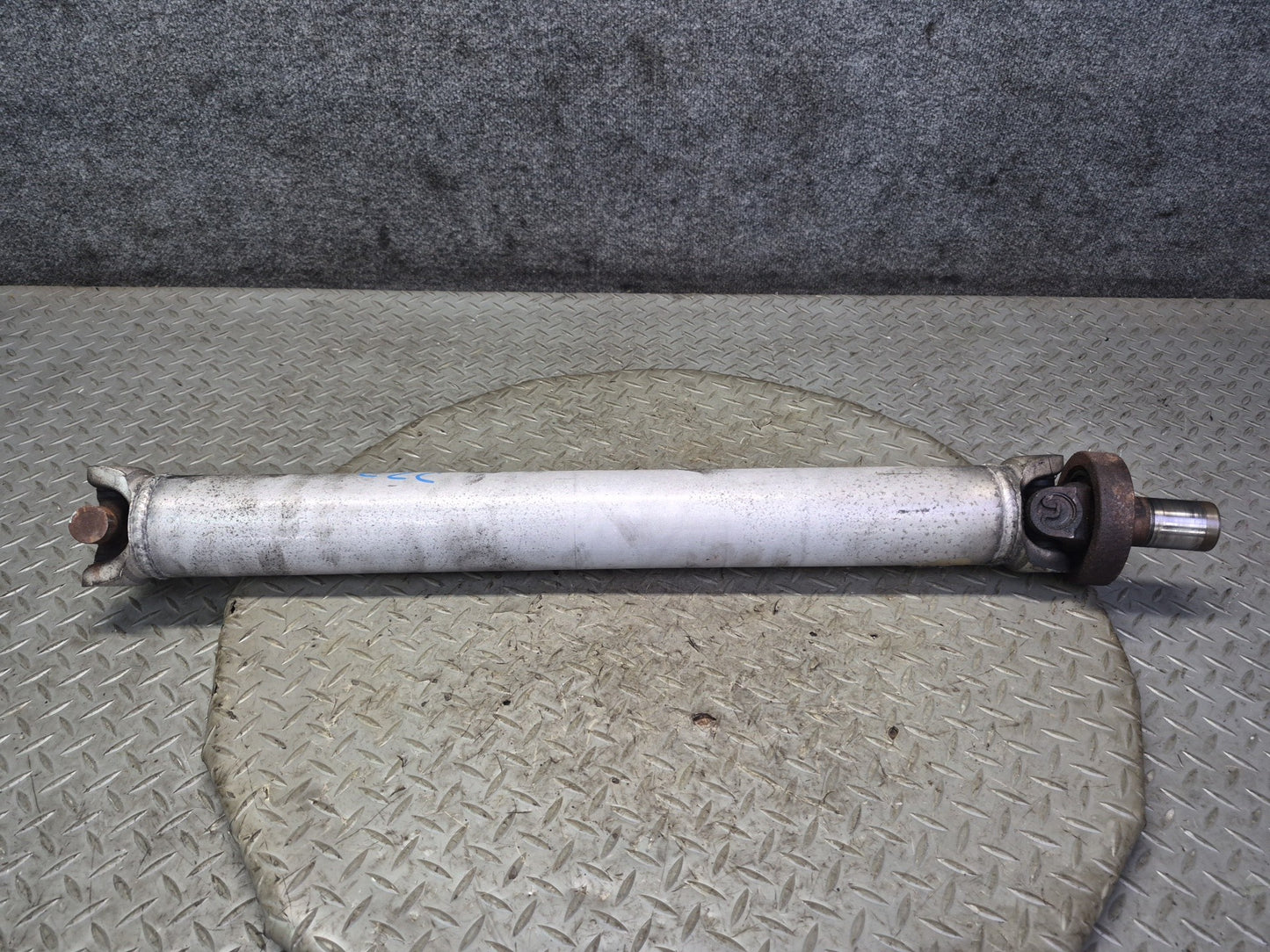 84-96 Chevrolet Corvette C4 Rear A/T Driveshaft Drive Shaft 10054289 81K OEM