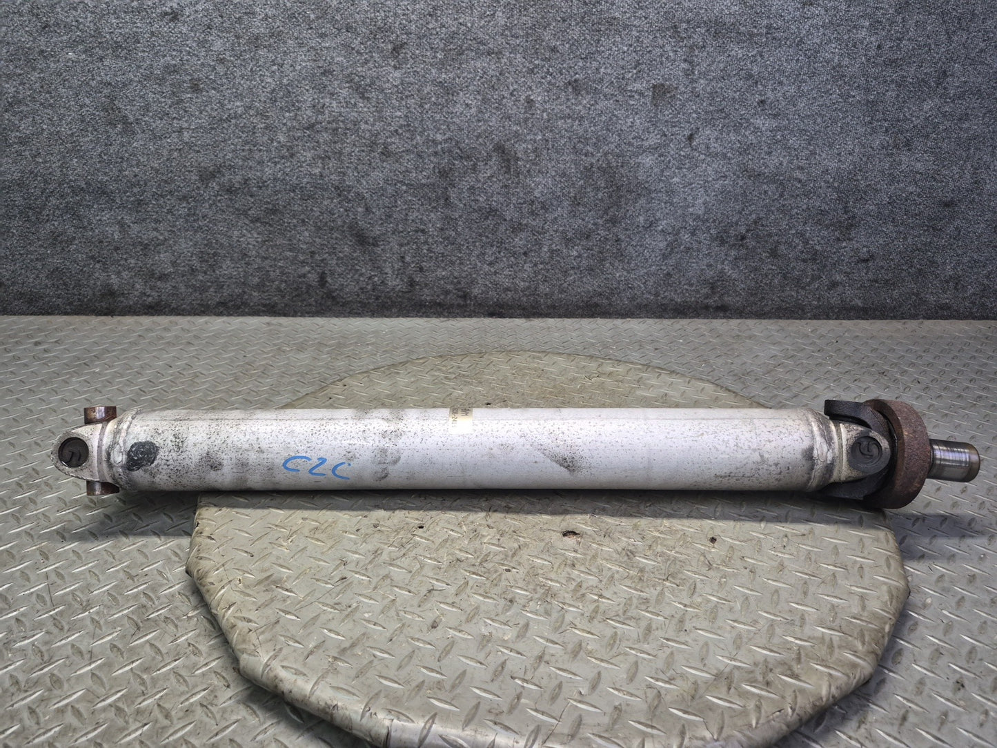 84-96 Chevrolet Corvette C4 Rear A/T Driveshaft Drive Shaft 10054289 81K OEM