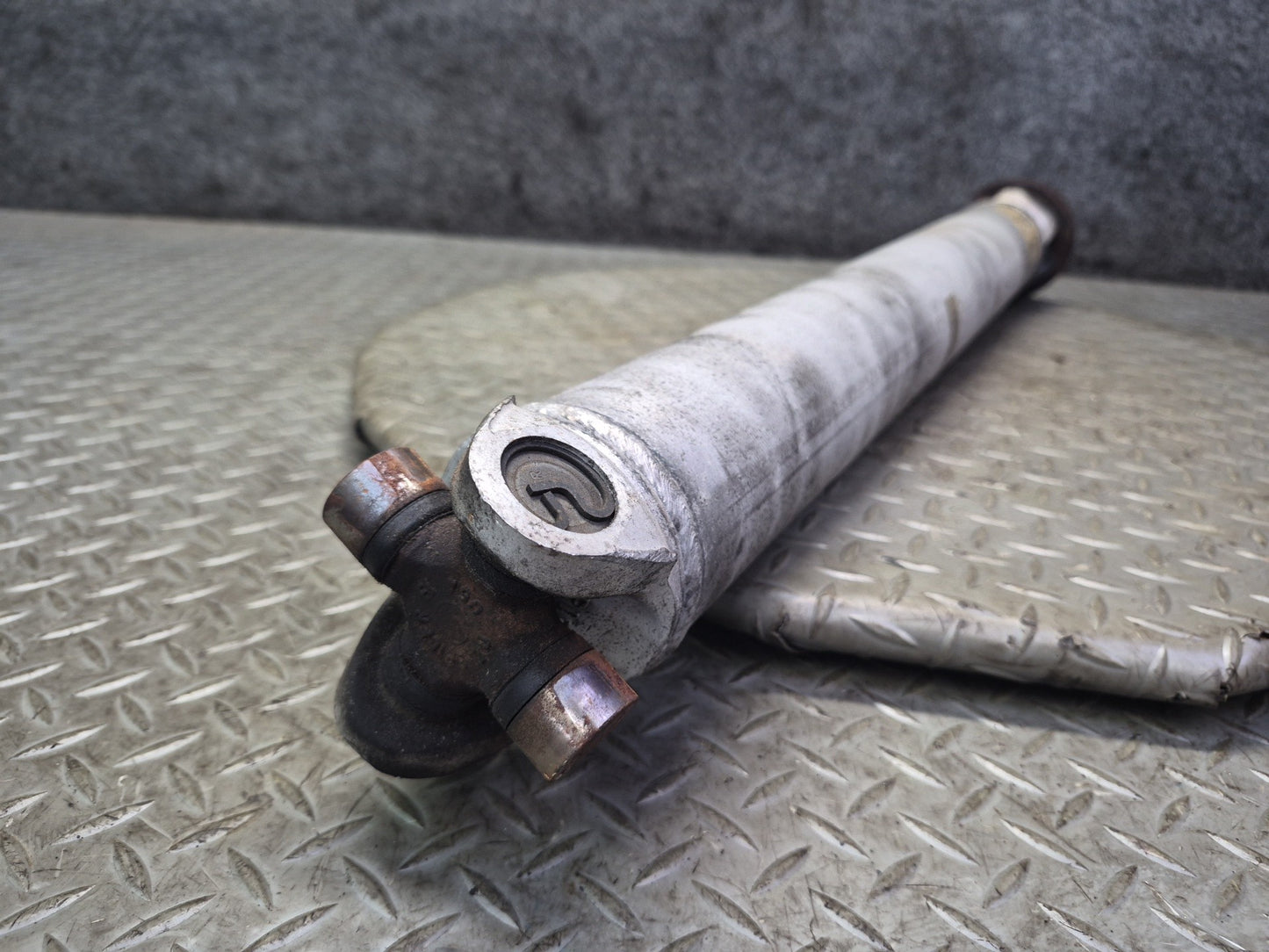 84-96 Chevrolet Corvette C4 Rear A/T Driveshaft Drive Shaft 10054289 81K OEM