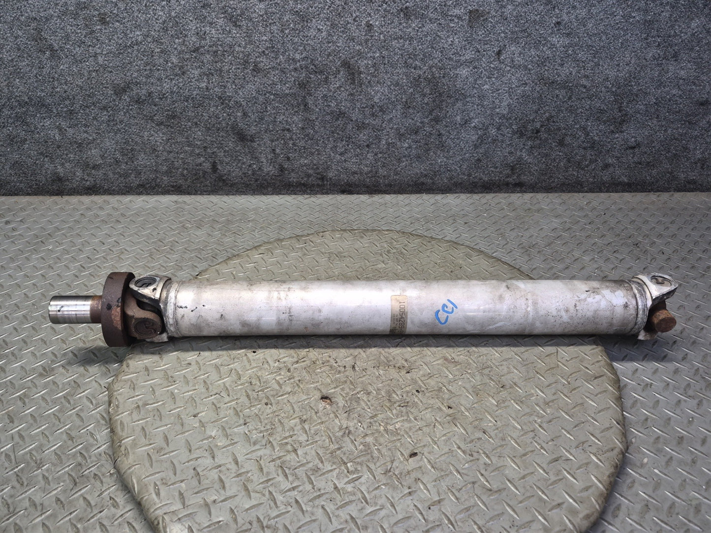84-96 Chevrolet Corvette C4 Rear A/T Driveshaft Drive Shaft 10054289 87K OEM