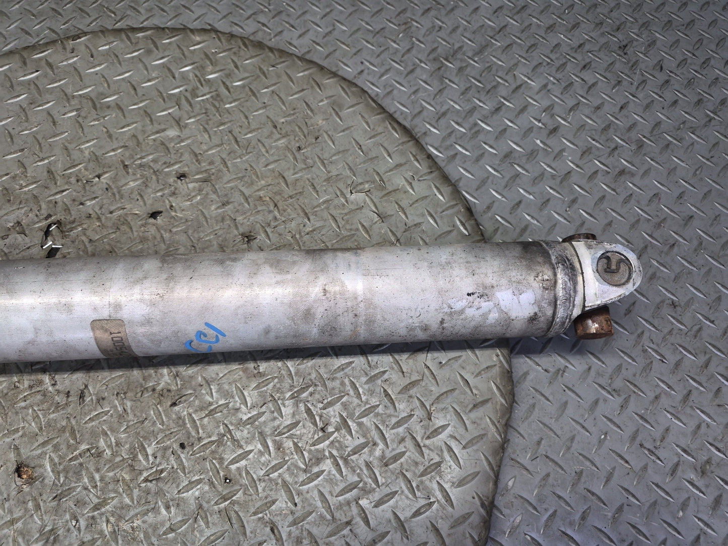 84-96 Chevrolet Corvette C4 Rear A/T Driveshaft Drive Shaft 10054289 87K OEM