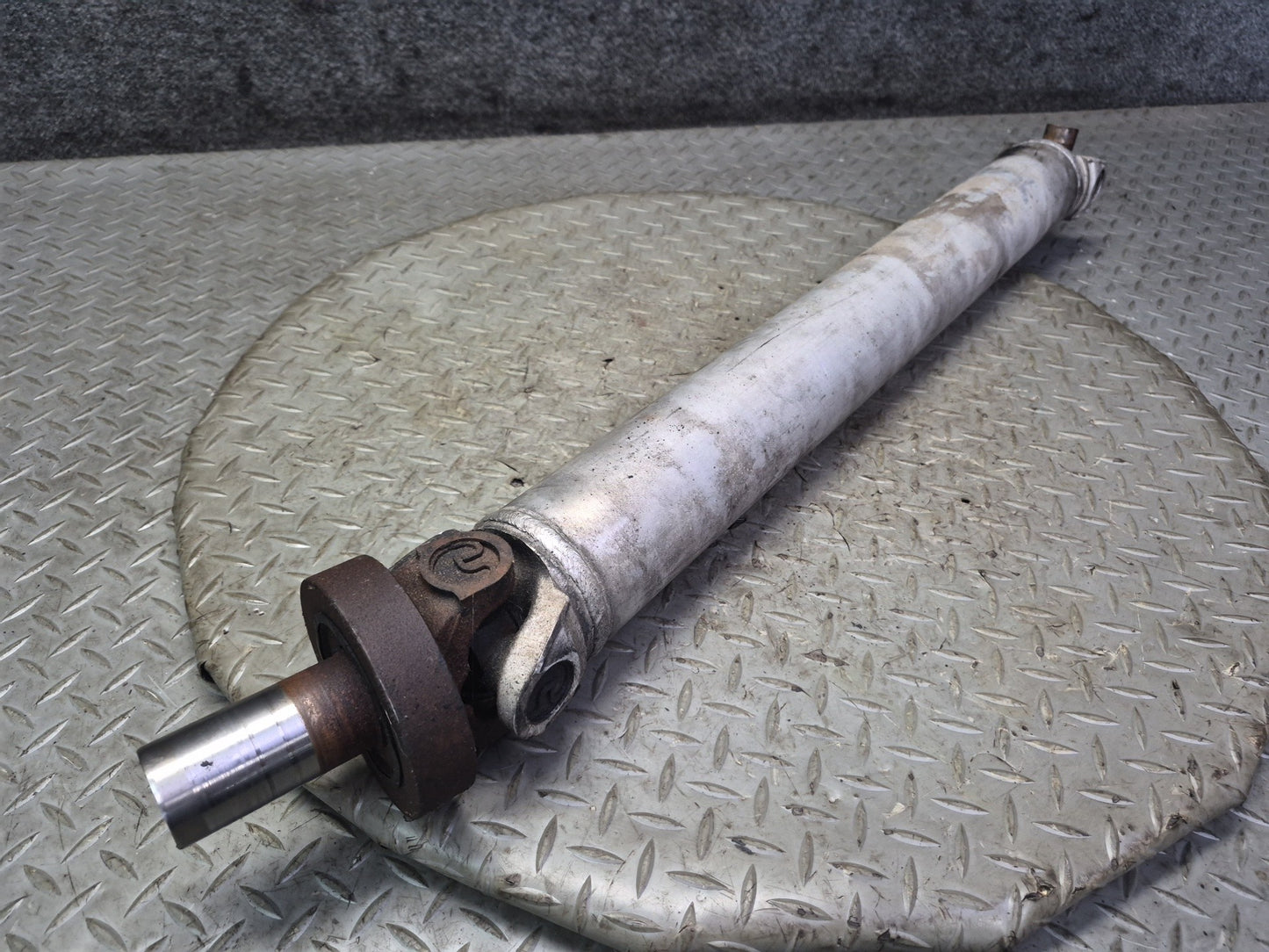 84-96 Chevrolet Corvette C4 Rear A/T Driveshaft Drive Shaft 10054289 87K OEM