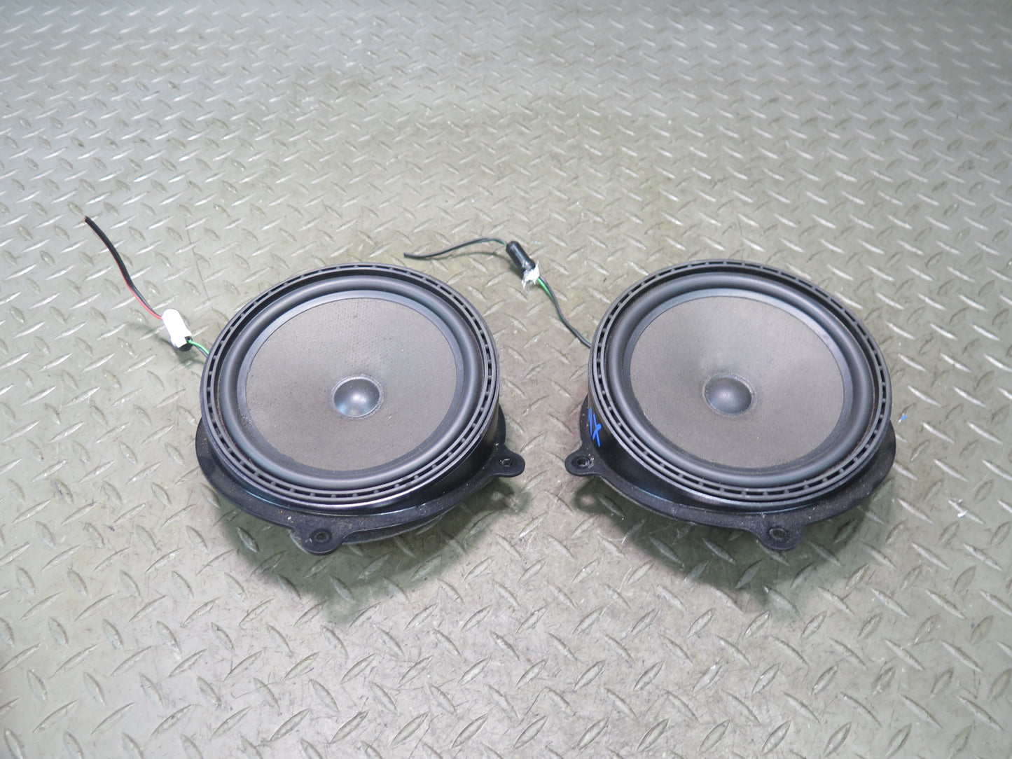 86-91 Mercedes W126 560SEL Sedan Set of 2 Rear Left & Right Shelf Speaker OEM