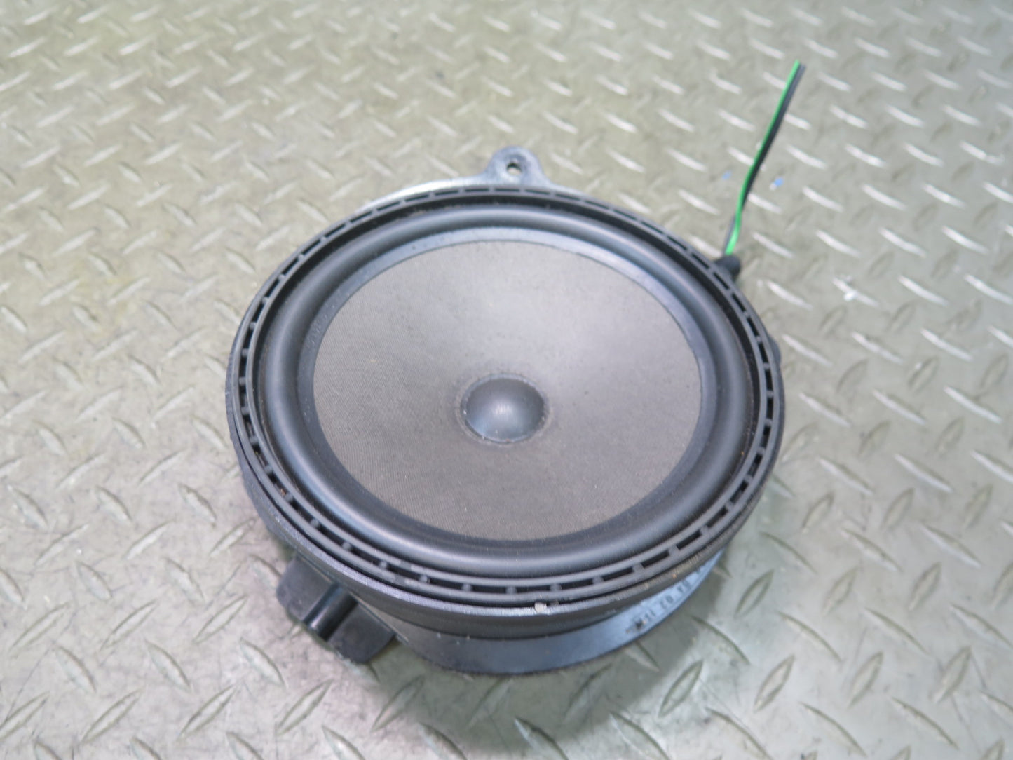 86-91 Mercedes W126 560SEL Sedan Set of 2 Rear Left & Right Shelf Speaker OEM