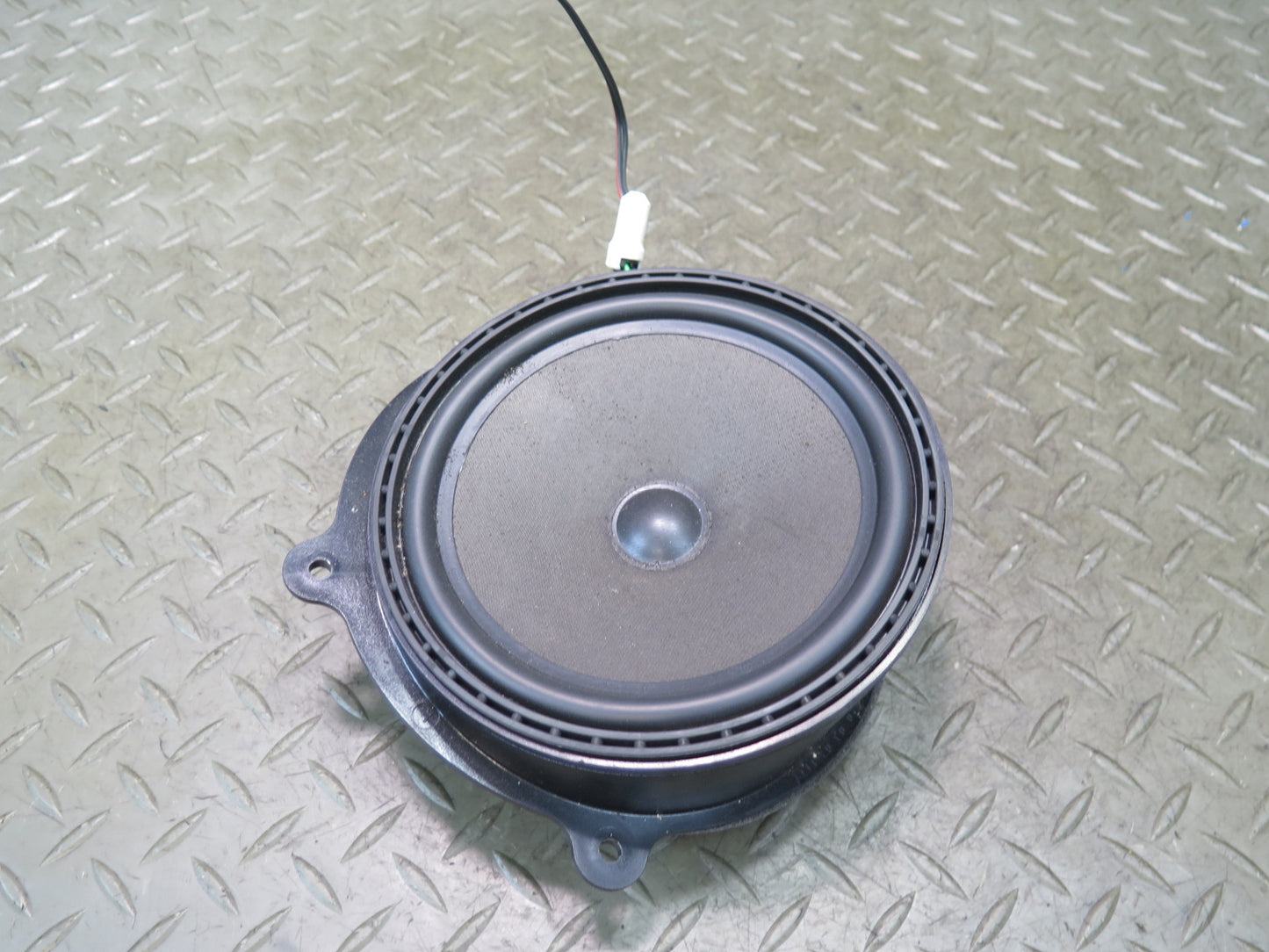 86-91 Mercedes W126 560SEL Sedan Set of 2 Rear Left & Right Shelf Speaker OEM