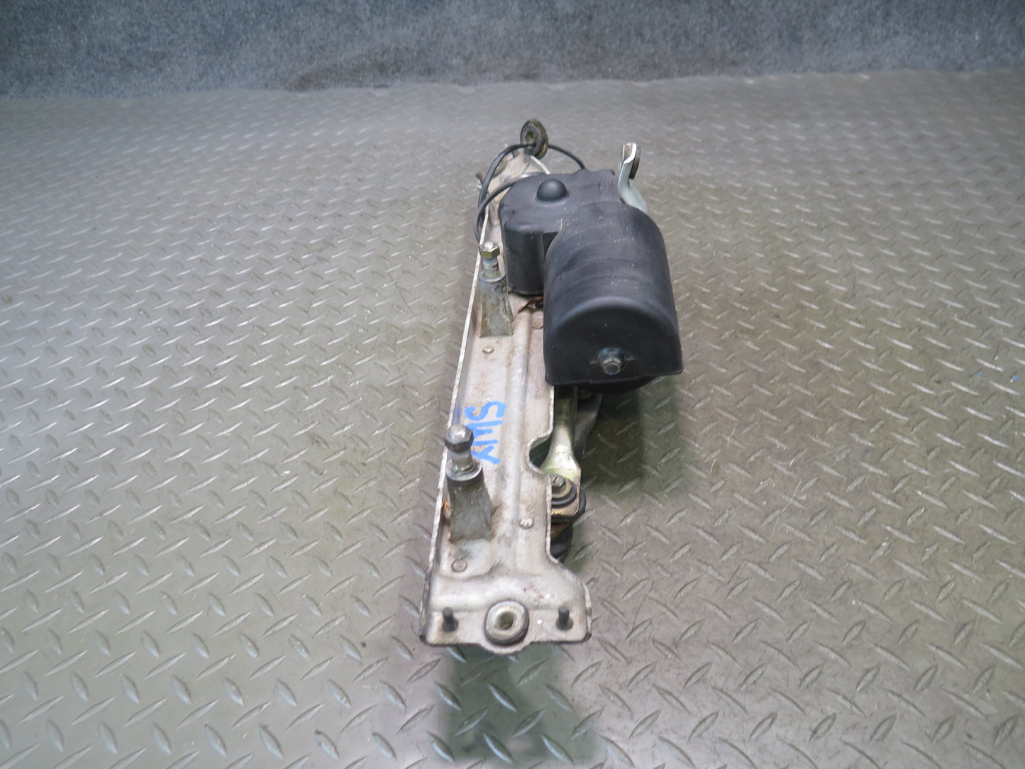 86-91 Mercedes W126 560SEL Windshield Wiper Transmission Linkage w Motor OEM