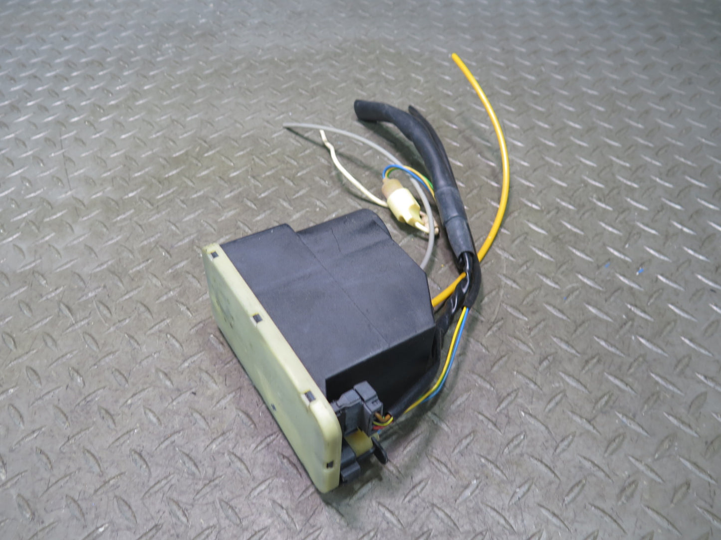 86-91 Mercedes W126 560SEL Central Door Lock Locking Vacuum Pump OEM