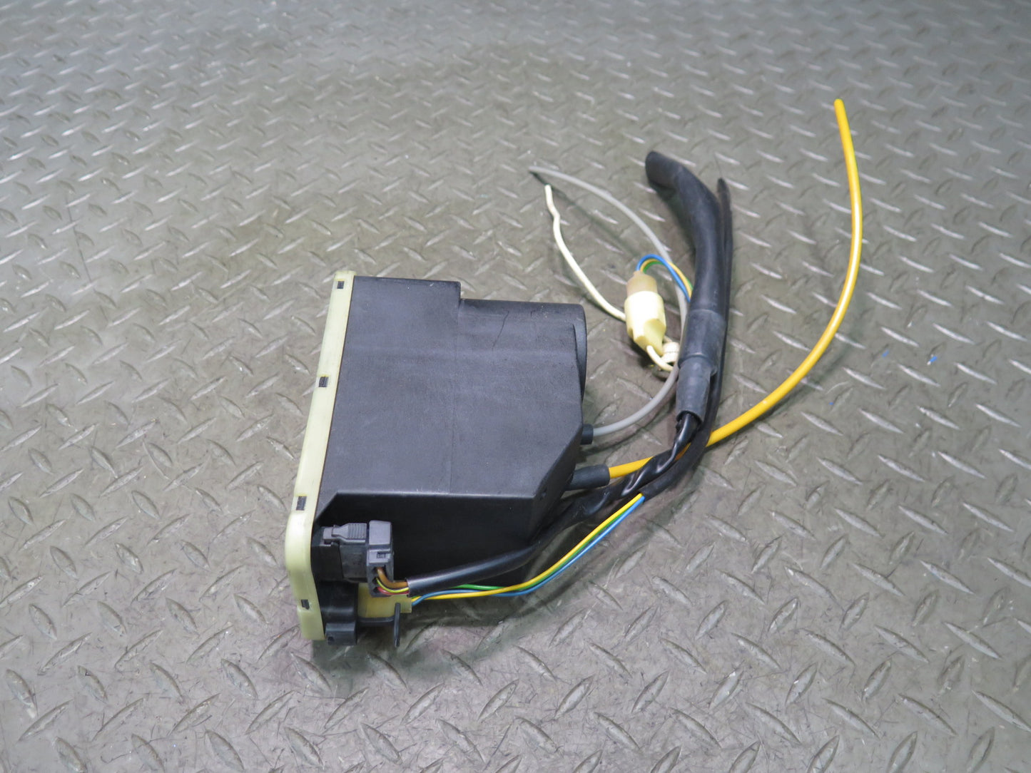 86-91 Mercedes W126 560SEL Central Door Lock Locking Vacuum Pump OEM