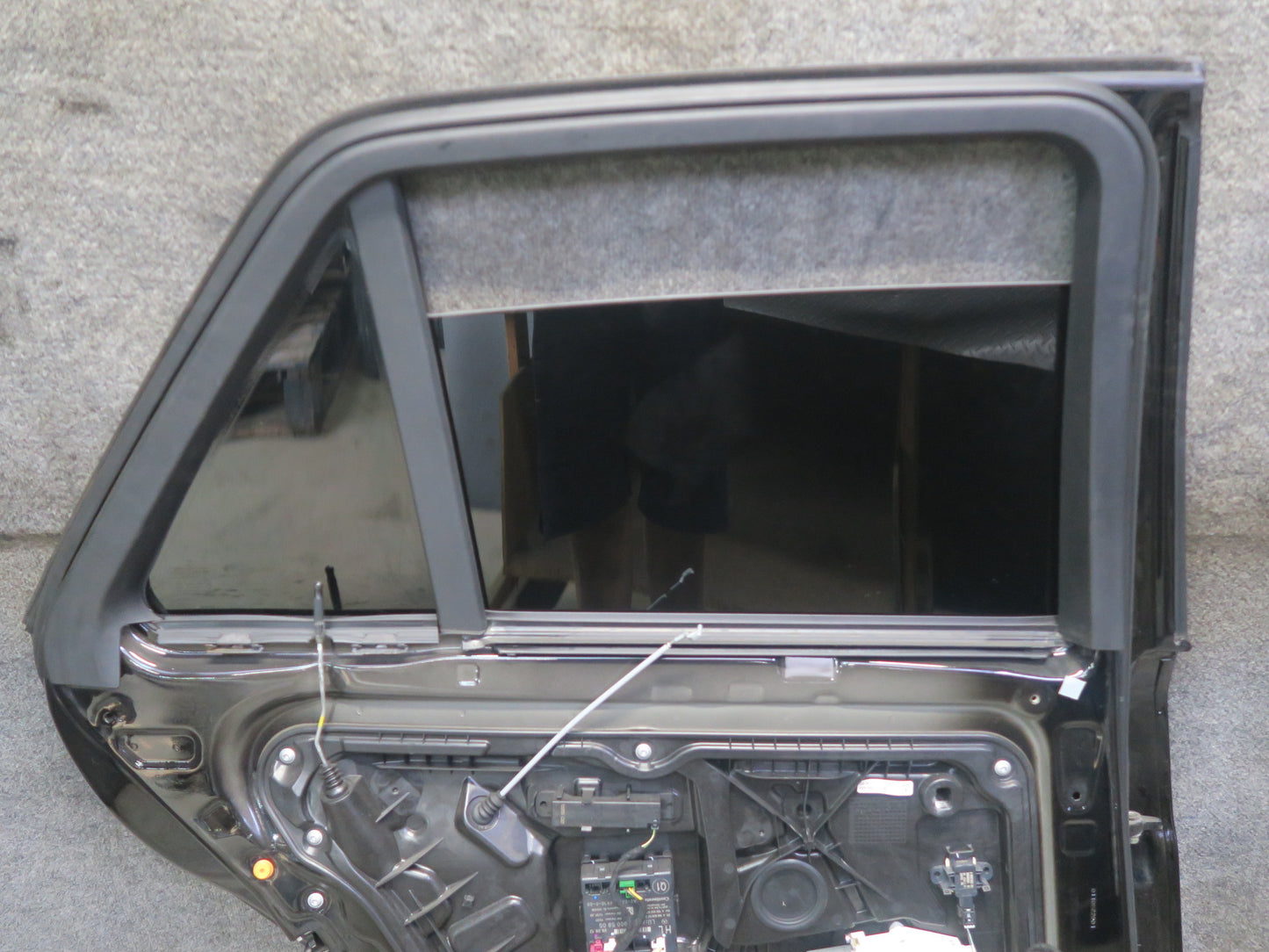 2012-2019 Mercedes W166 GLE ML Rear Left  Door Shell Panel w Glass