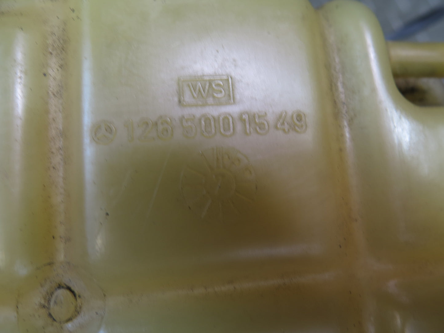 86-91 Mercedes W126 560SEL Coolant Overflow Expansion Tank 1265001749 OEM