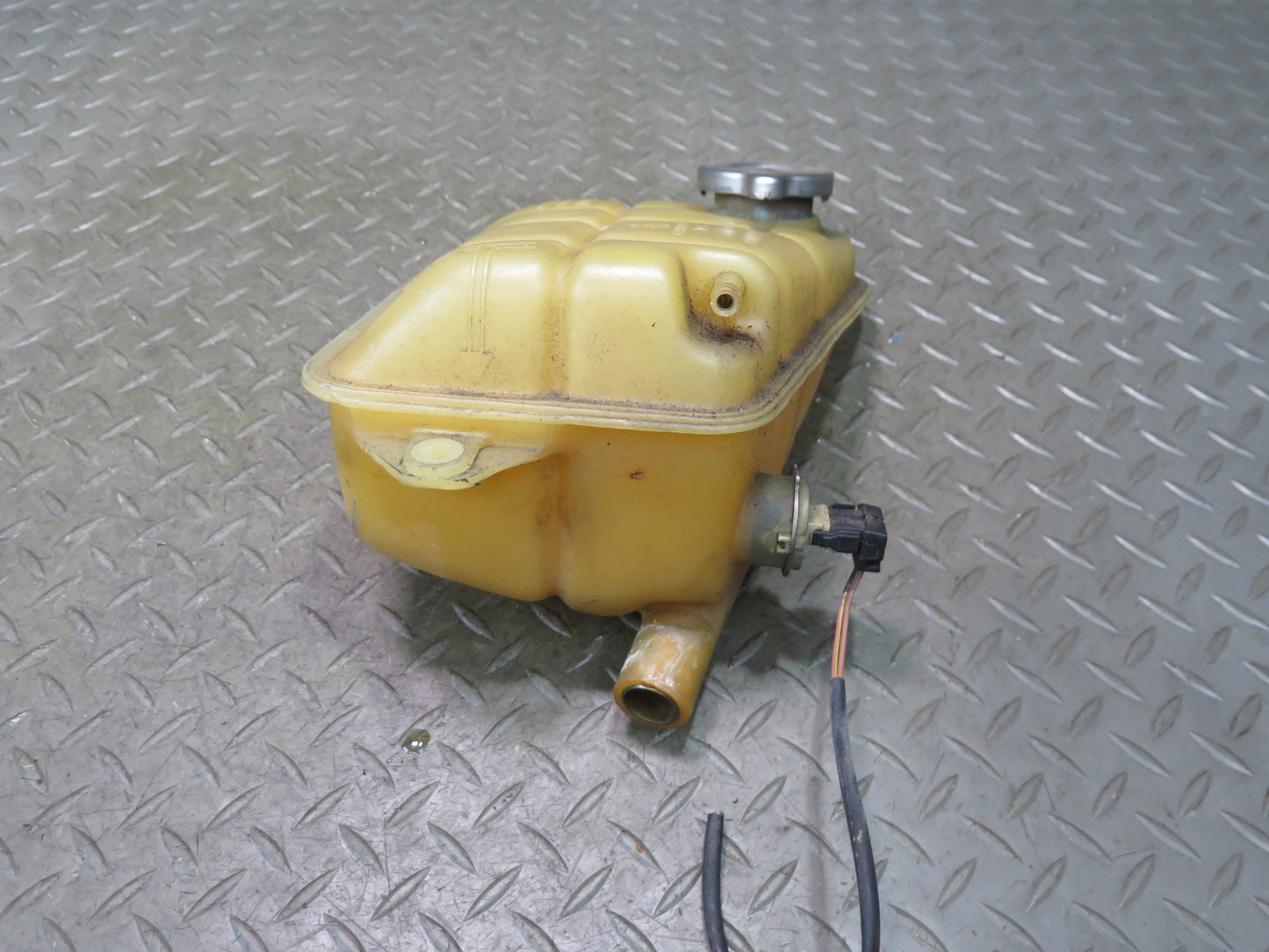 86-91 Mercedes W126 560SEL Coolant Overflow Expansion Tank 1265001749 OEM