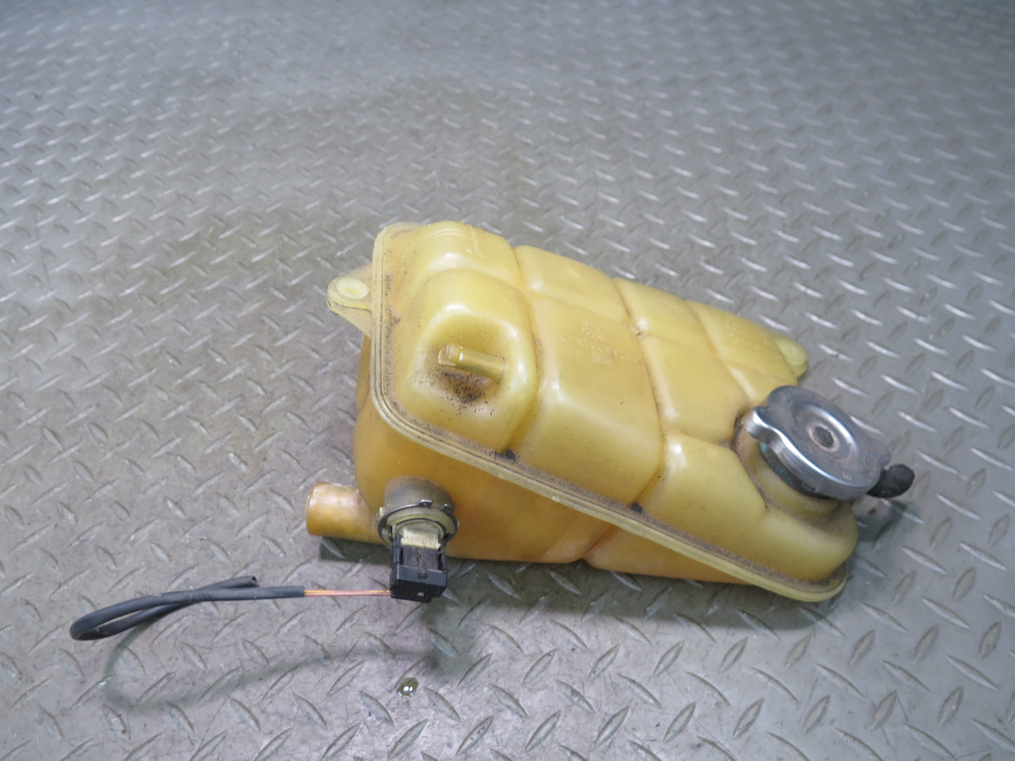 86-91 Mercedes W126 560SEL Coolant Overflow Expansion Tank 1265001749 OEM