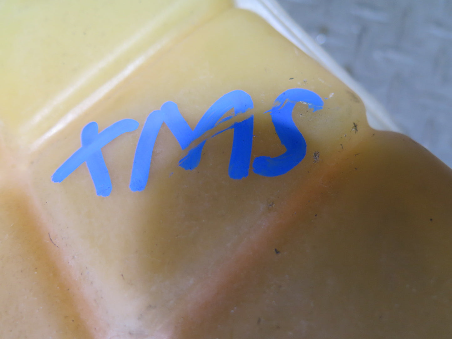 86-91 Mercedes W126 560SEL Coolant Overflow Expansion Tank 1265001749 OEM