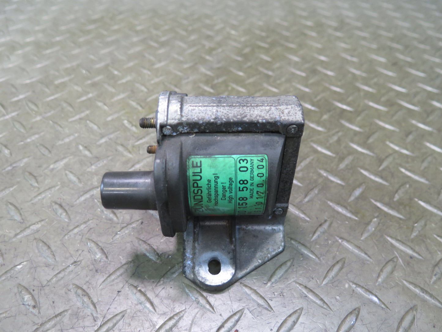 86-91 Mercedes W126 560SEL 420SEL High Voltage Ignition Coil 0001585803 OEM