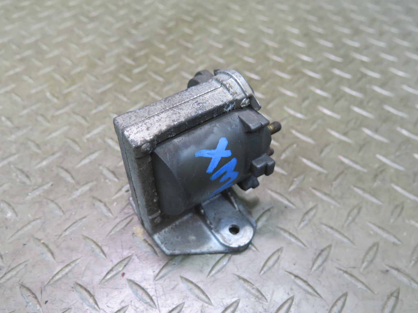86-91 Mercedes W126 560SEL 420SEL High Voltage Ignition Coil 0001585803 OEM