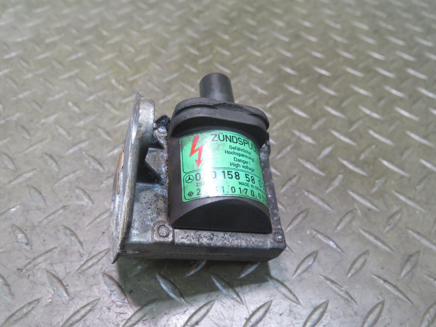 86-91 Mercedes W126 560SEL 420SEL High Voltage Ignition Coil 0001585803 OEM