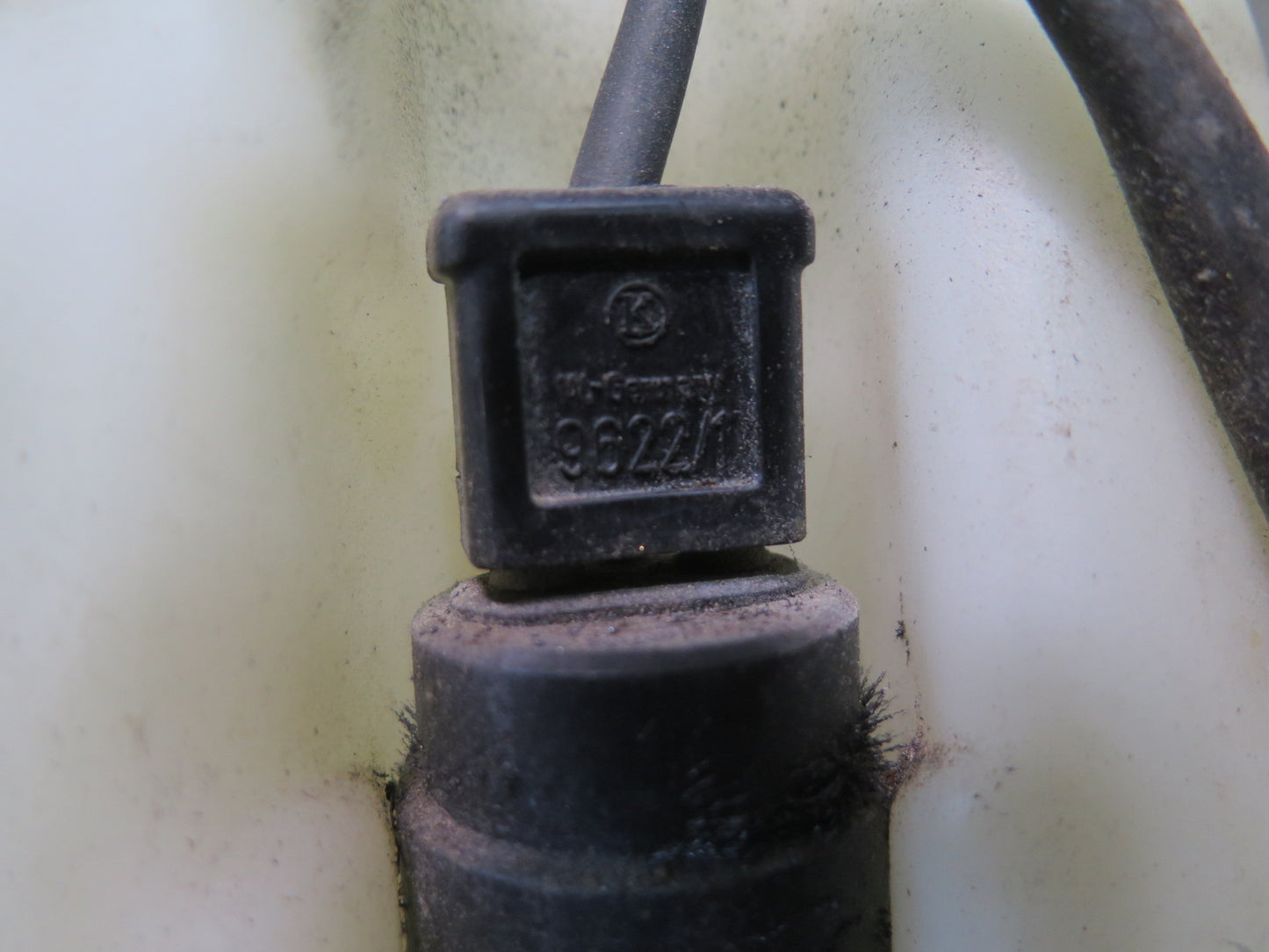 86-91 Mercedes W126 560SEL Windshield Washer Fluid Reservoir Tank w Pumps OEM