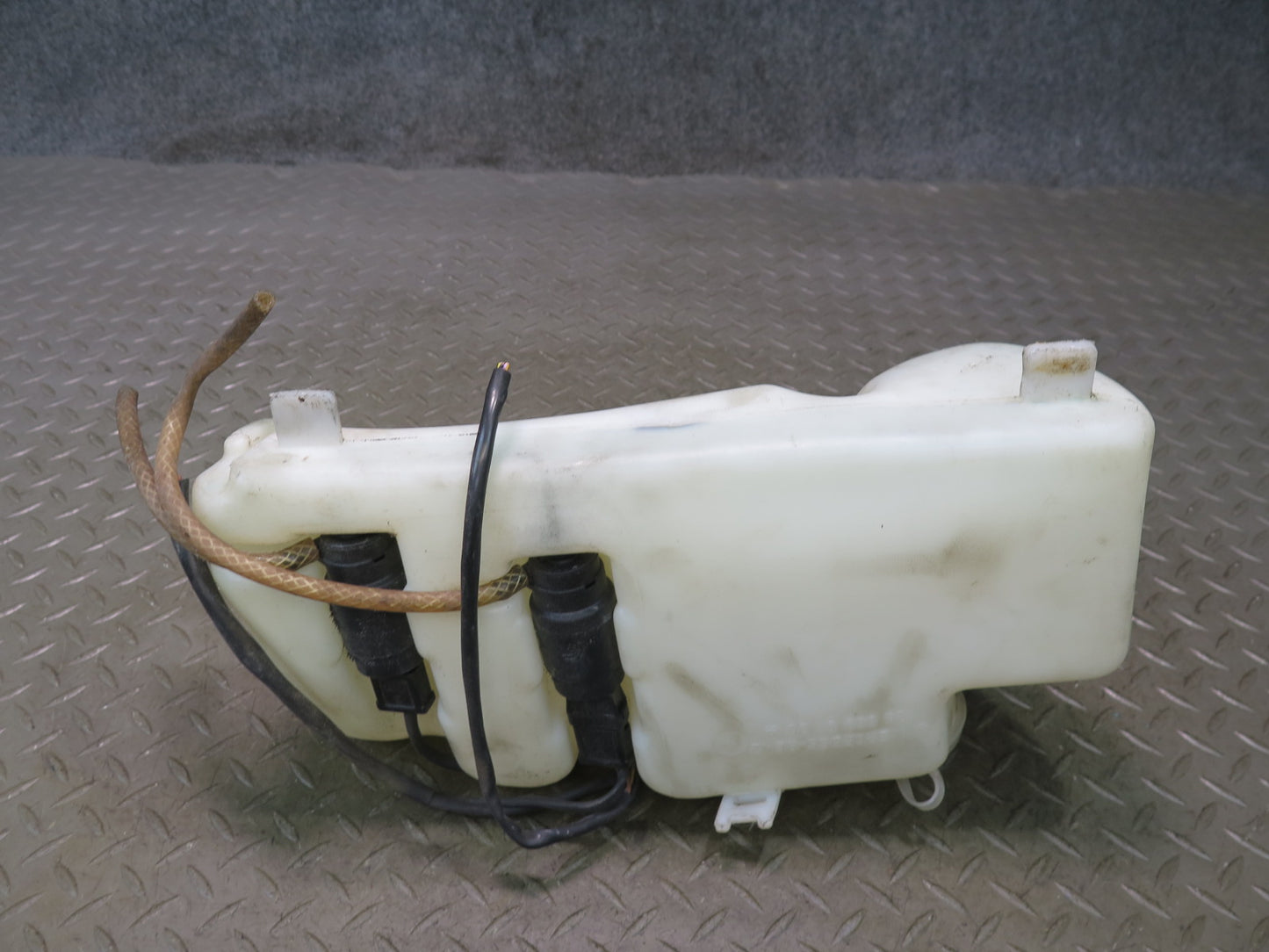 86-91 Mercedes W126 560SEL Windshield Washer Fluid Reservoir Tank w Pumps OEM