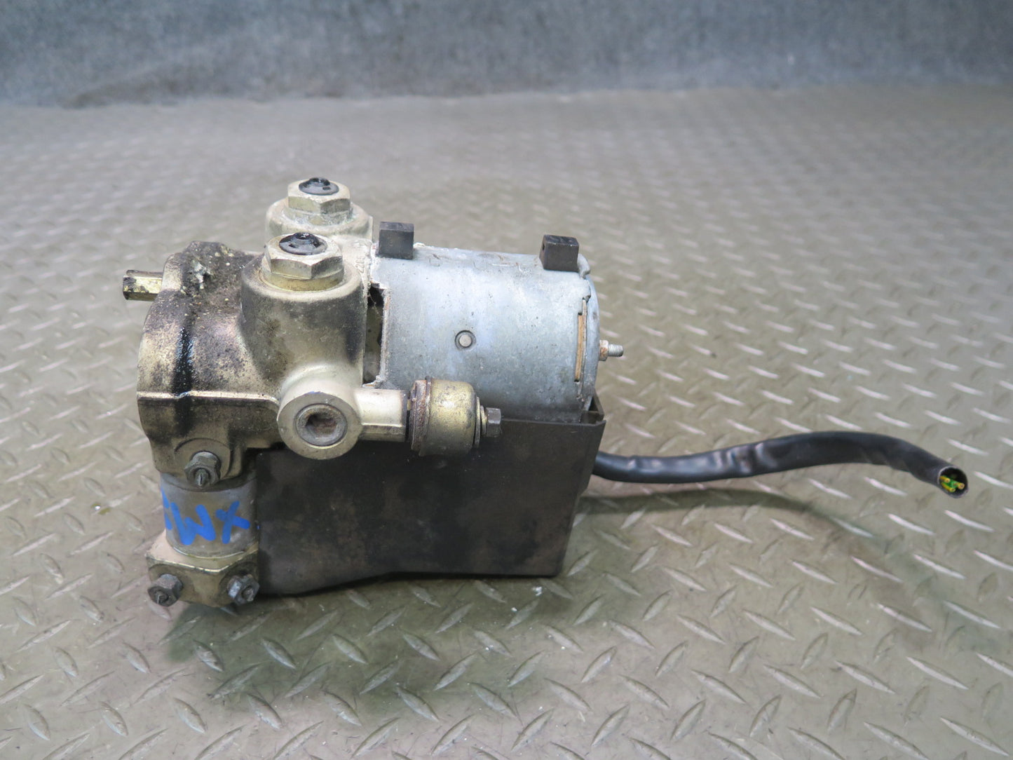86-91 Mercedes W126 560SEL Anti Lock Brake ABS Pump Module 0265200043 OEM