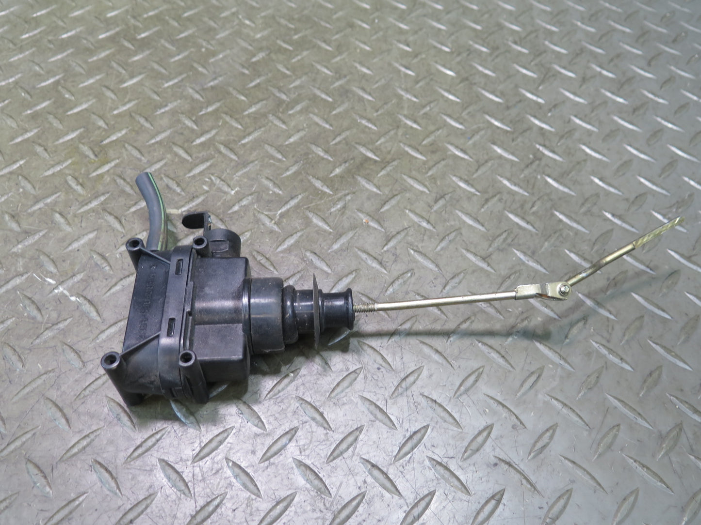 86-91 Mercedes W126 560SEL Sedan Set of 5 Door & Trunk Lock Actuator OEM