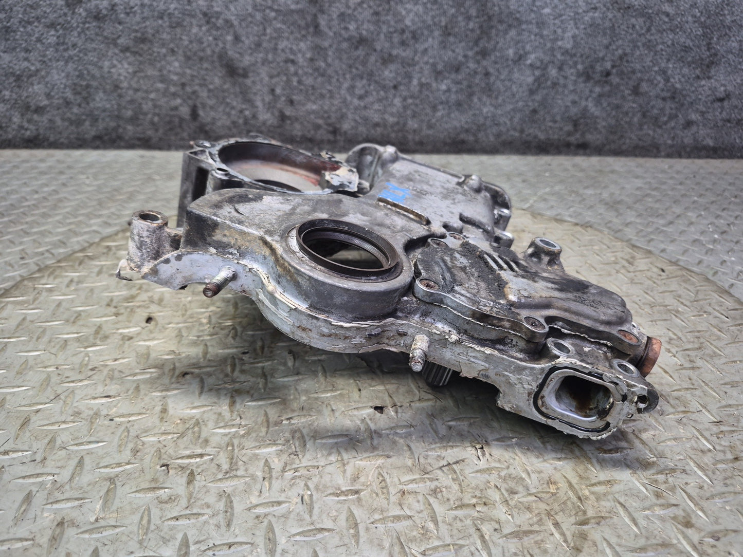 1996-1997 Lexus FZJ80L LX450 4.5L Engine Motor Timing Chain Plate Cover