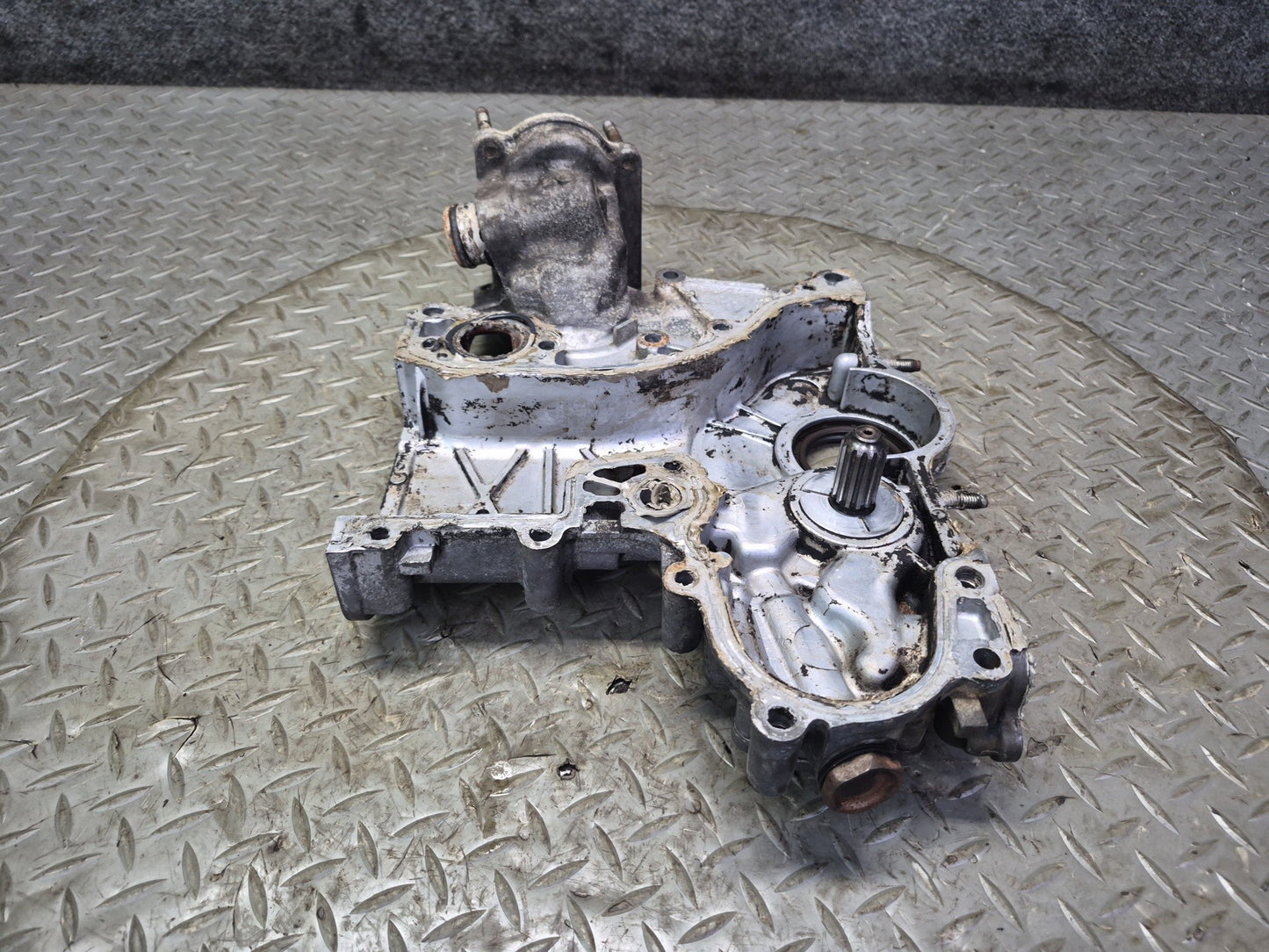 1996-1997 Lexus FZJ80L LX450 4.5L Engine Motor Timing Chain Plate Cover