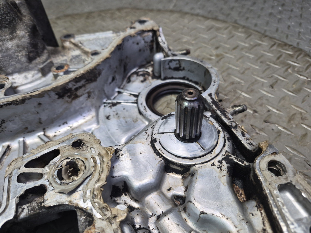 1996-1997 Lexus FZJ80L LX450 4.5L Engine Motor Timing Chain Plate Cover