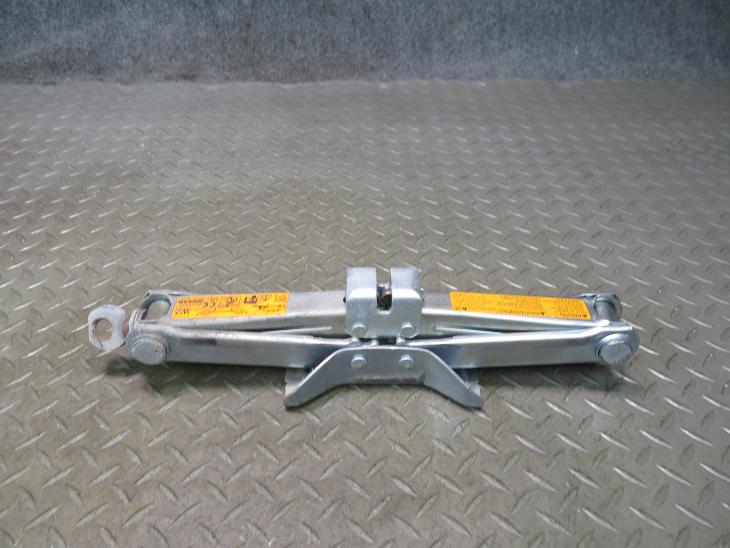 10-19 Nissan Z34 370Z Convert Emergency Spare Tire Lift Jack Tool Set w Foam OEM