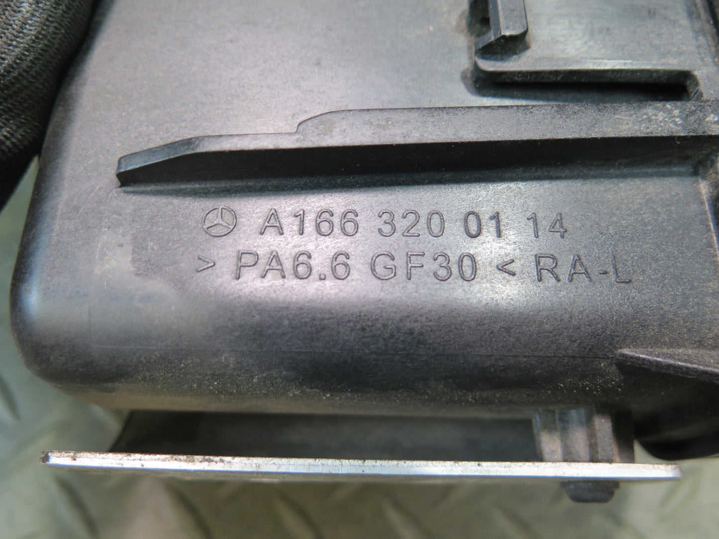2012-2015 Mercedes X166 W166 Ml-class Hydraulic Fluid Oil Tank Reservoir Bottle