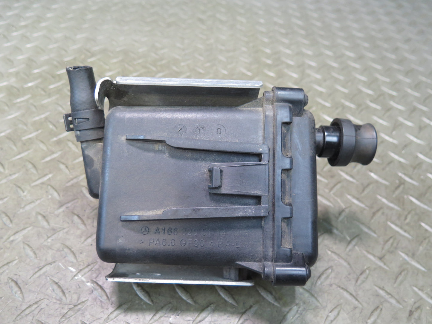 2012-2015 Mercedes X166 W166 Ml-class Hydraulic Fluid Oil Tank Reservoir Bottle