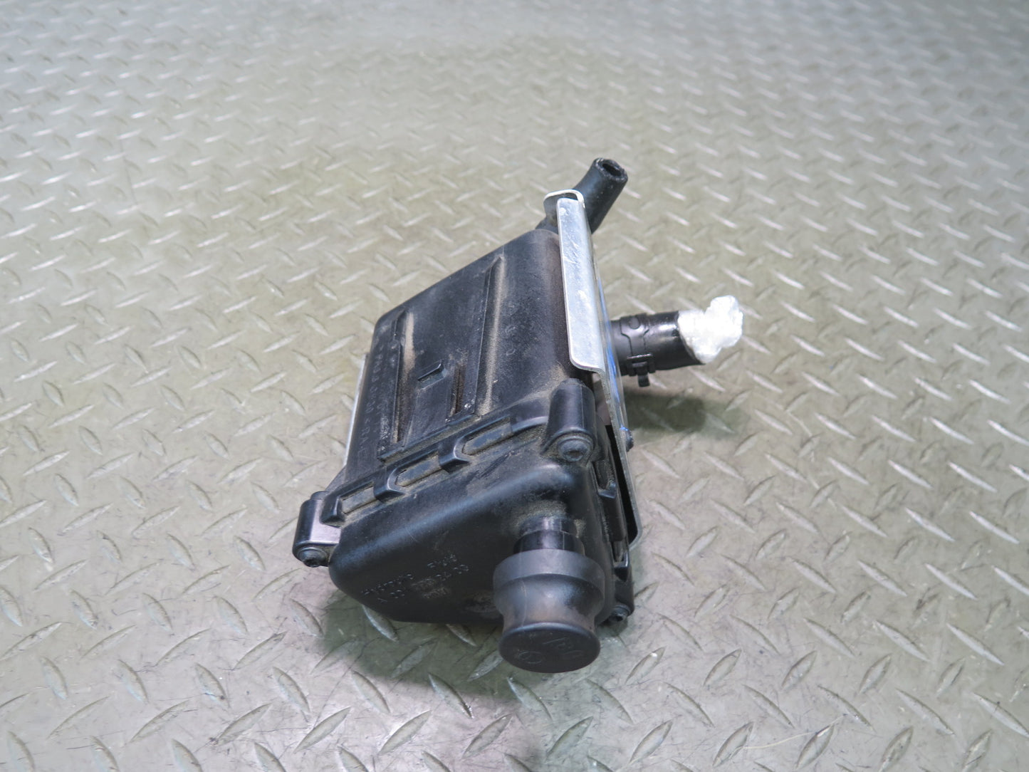 2012-2015 Mercedes X166 W166 Ml-class Hydraulic Fluid Oil Tank Reservoir Bottle