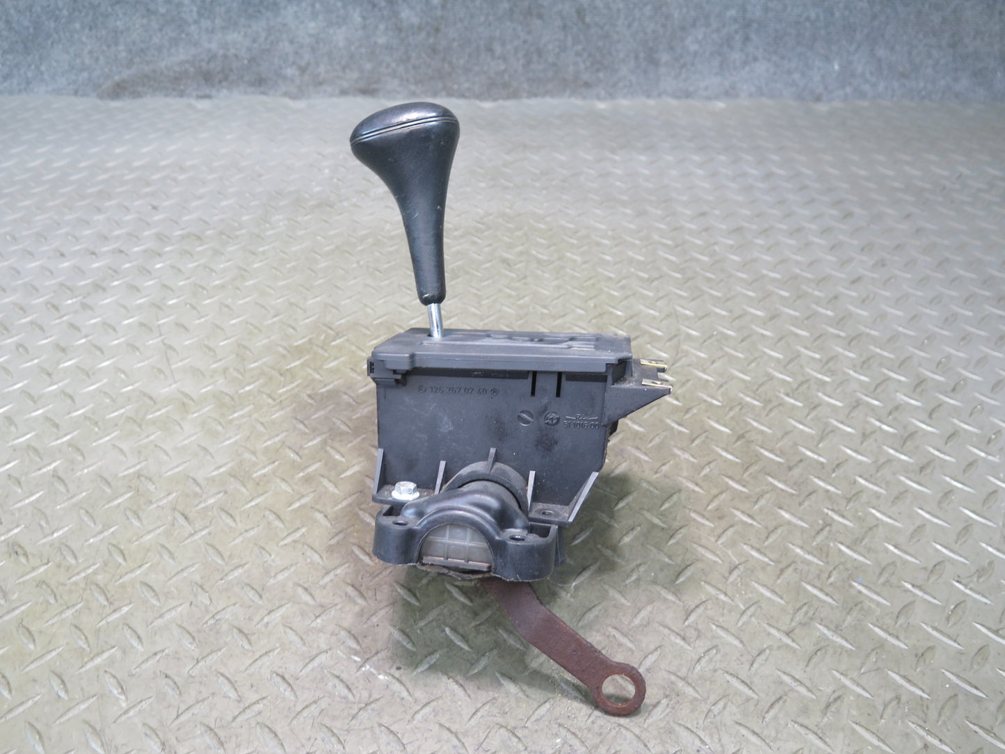 86-91 Mercedes W126 560SEL A/T Automatic Transmission Shifter 1262670740 OEM