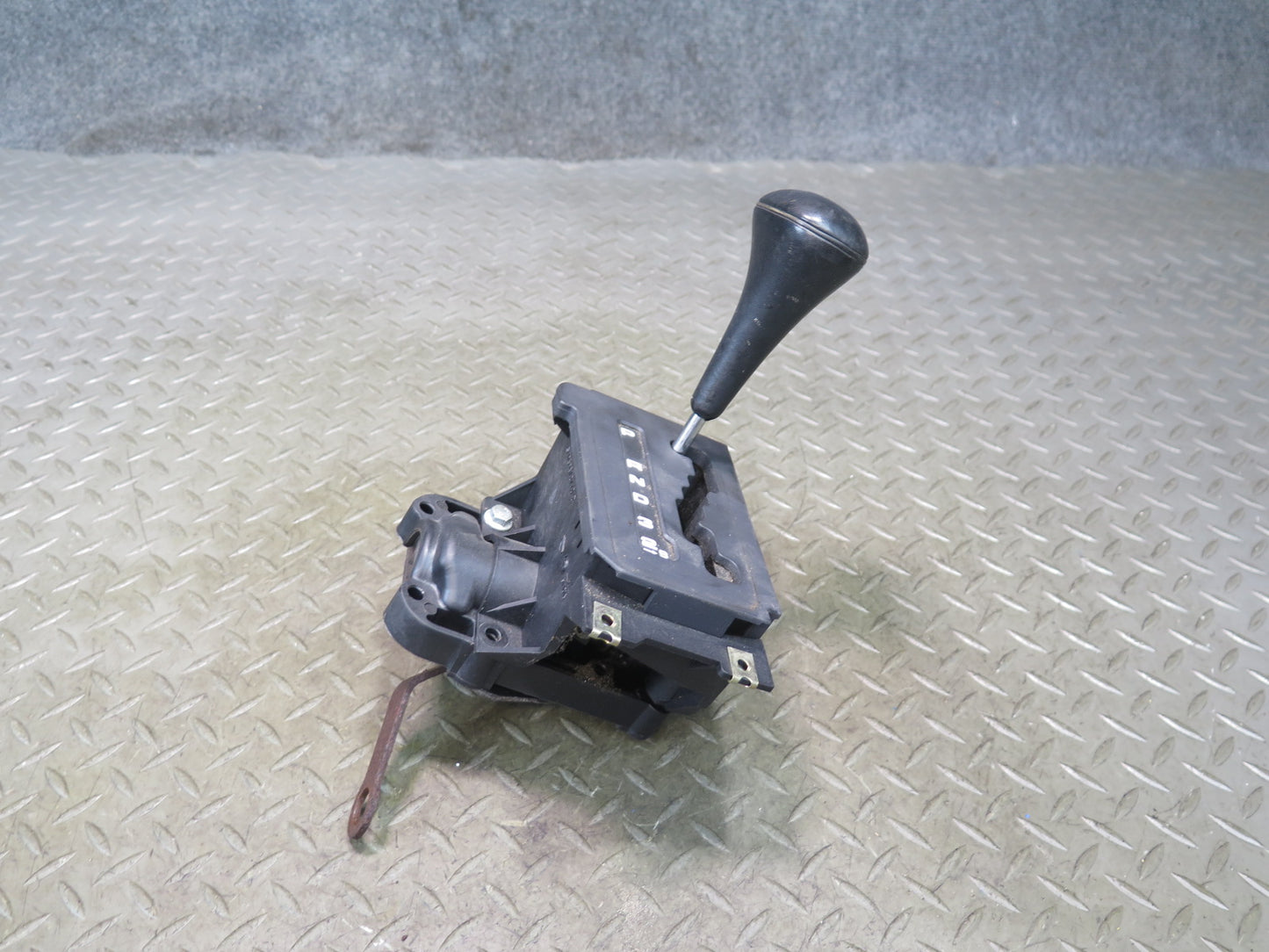 86-91 Mercedes W126 560SEL A/T Automatic Transmission Shifter 1262670740 OEM