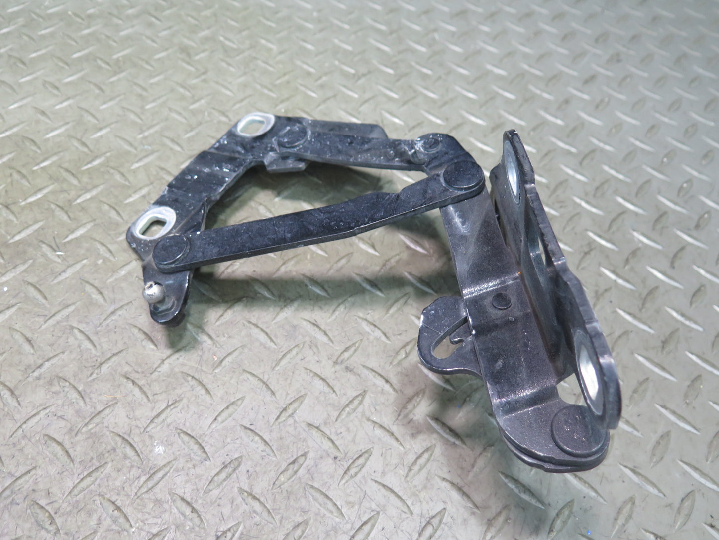 2012-2015 Mercedes X166 W166 Ml-class Front Left & Right Hood Hinge Set of 2