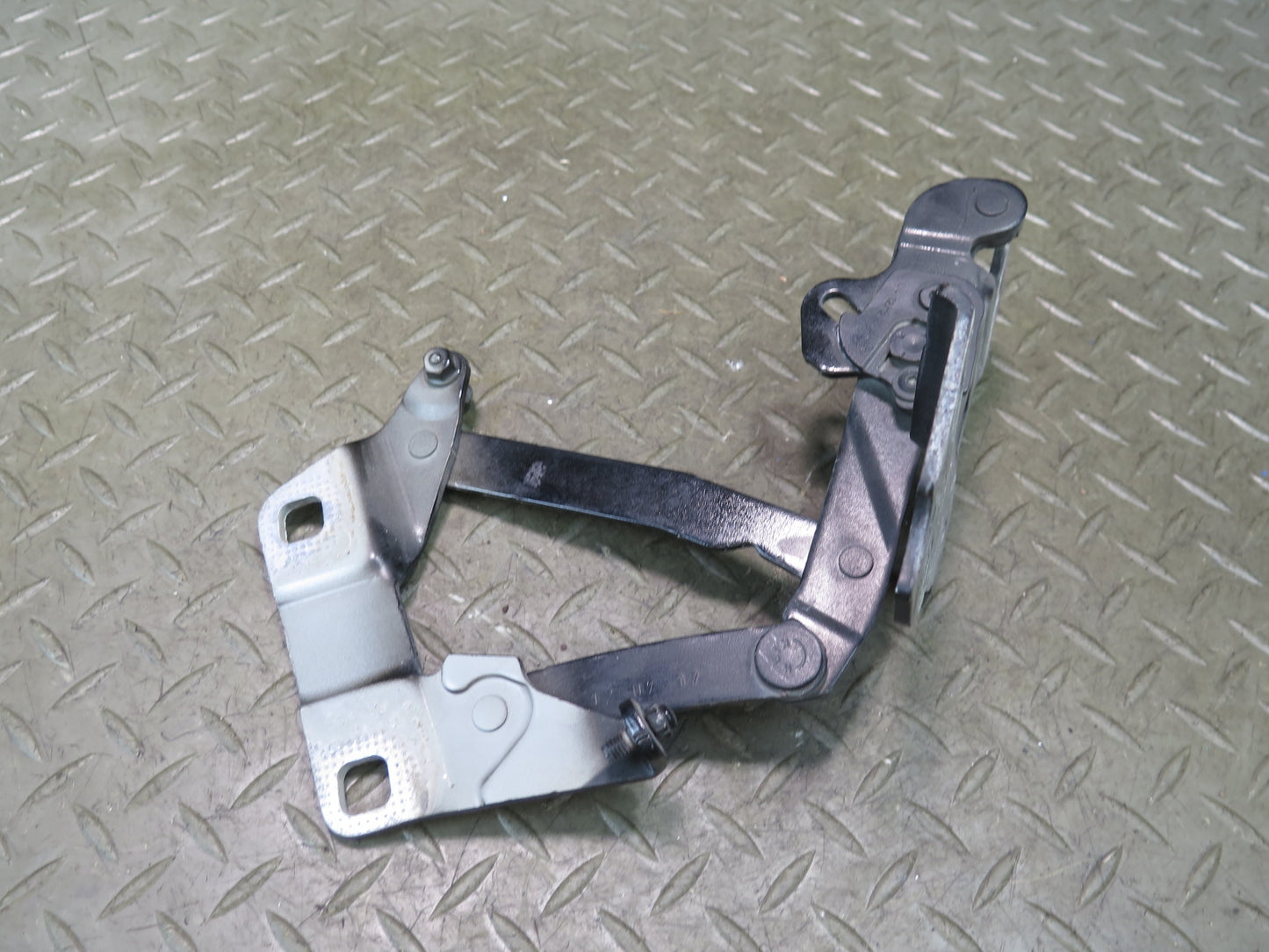 2012-2015 Mercedes X166 W166 Ml-class Front Left & Right Hood Hinge Set of 2